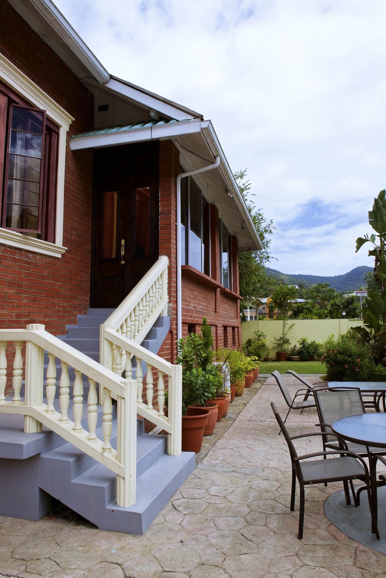 Vista Exterior Heritage Inn