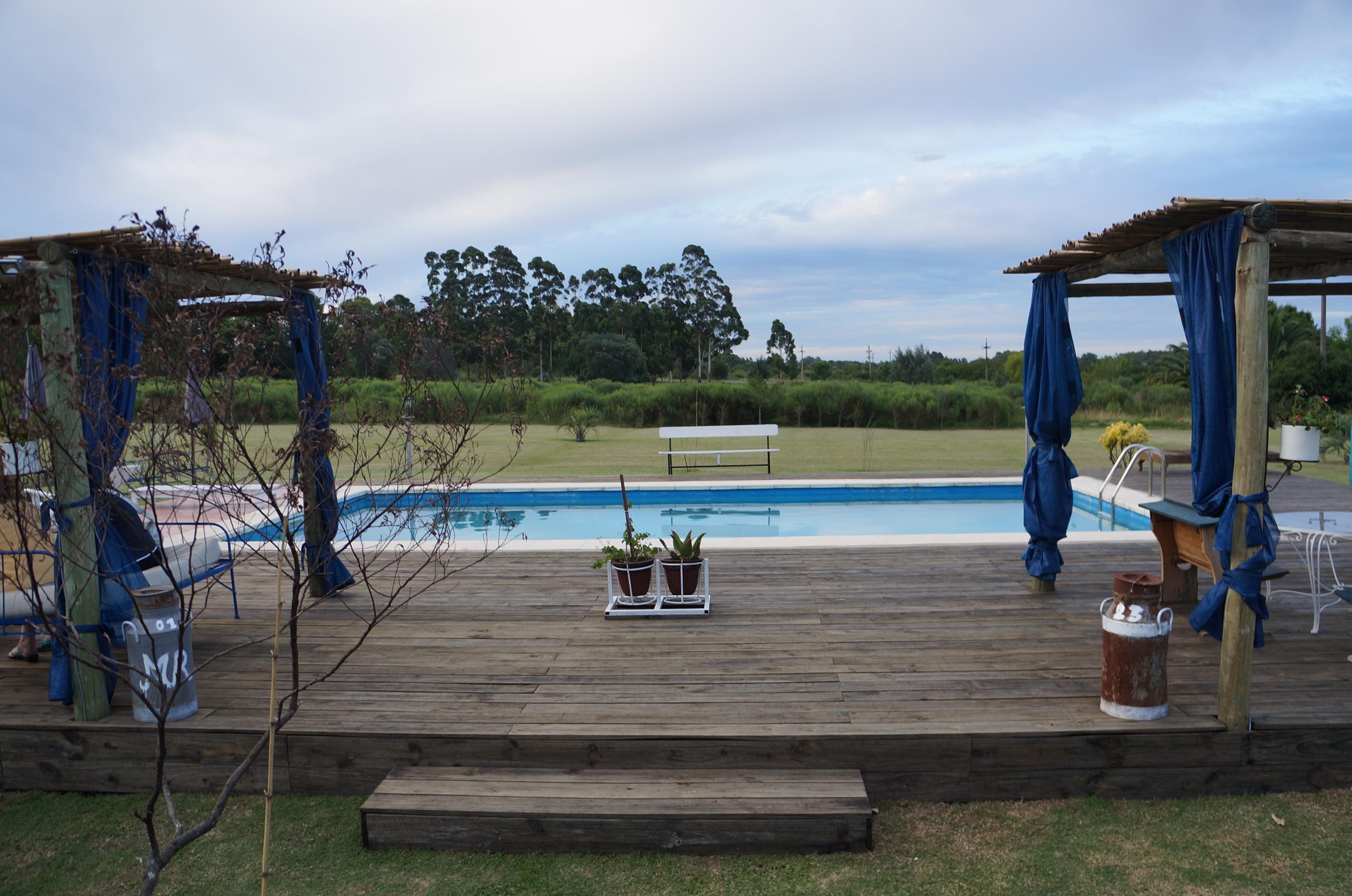 Vista Piscina Hostal Marinas Del Riachuelo