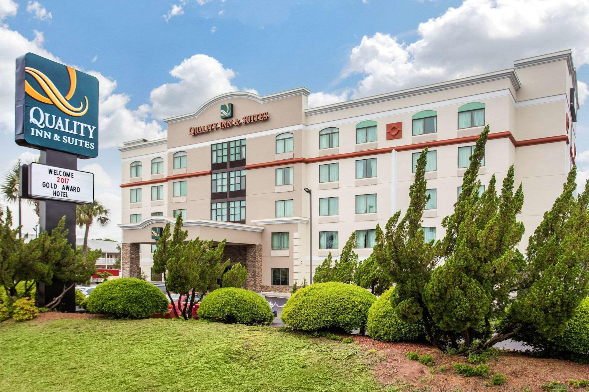Vista Exterior Quality Inn & Suites North Myrtle Beach