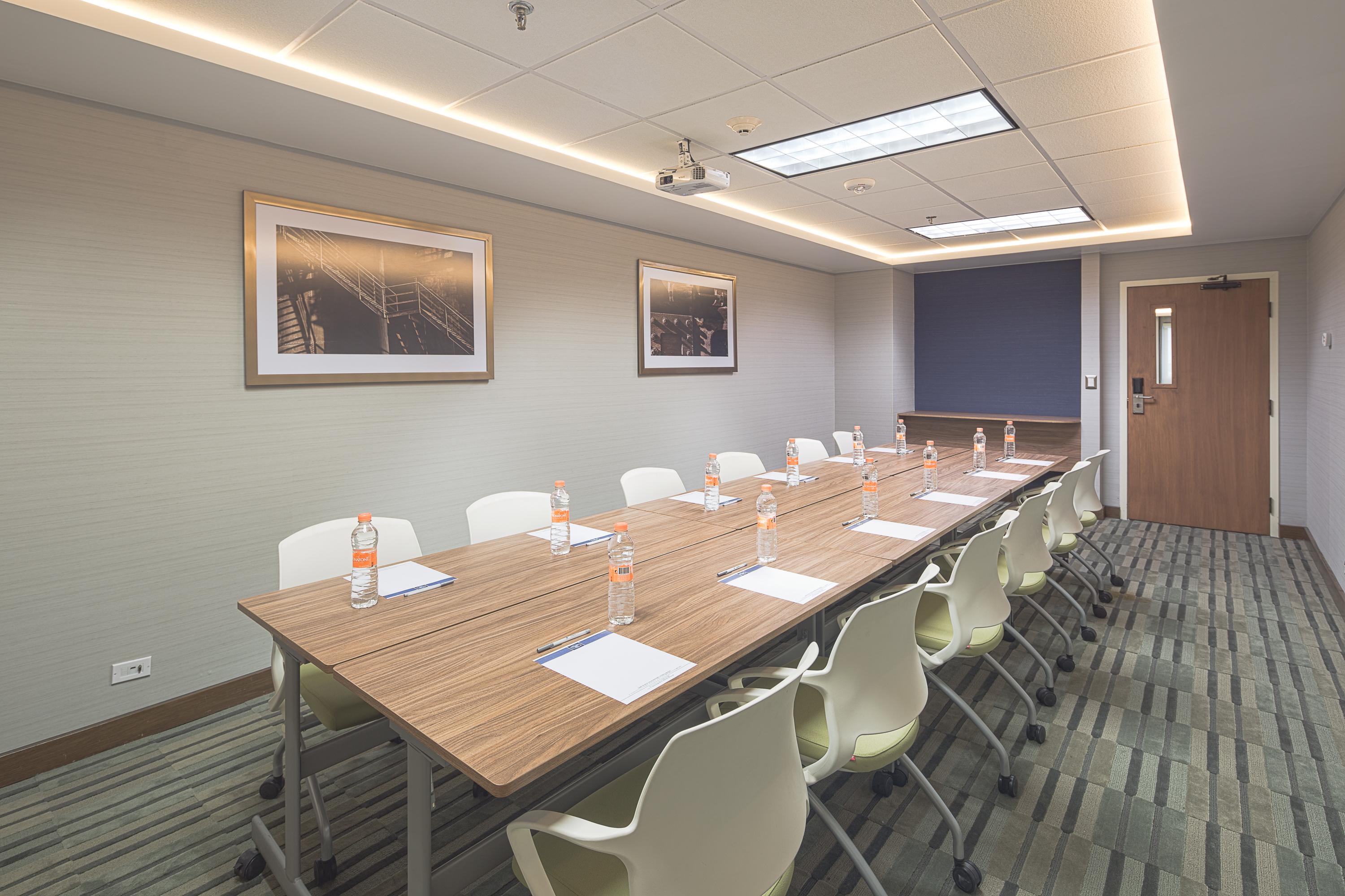 Sala de Reuniones Hampton Inn by Hilton Monterrey Galerías Obispado