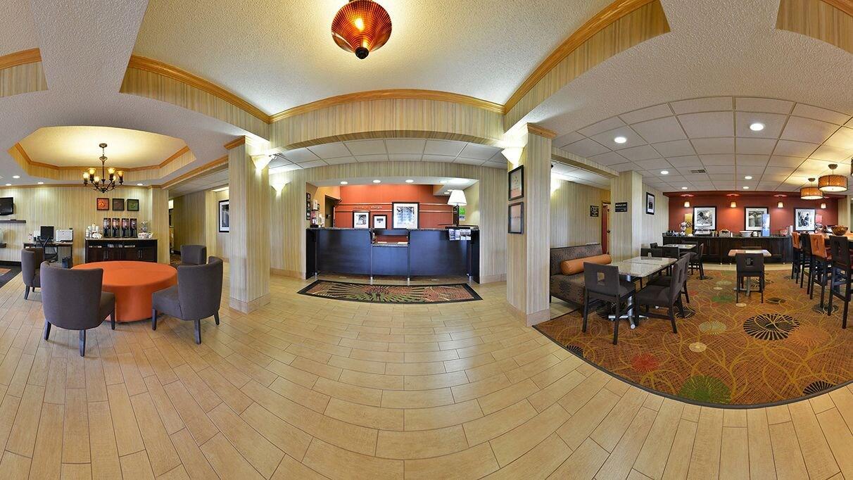 Vista Lobby Hampton Inn Sturgis-Lagrange Area