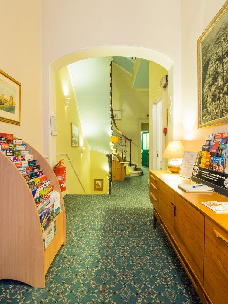 Vista Lobby Dene Guest House