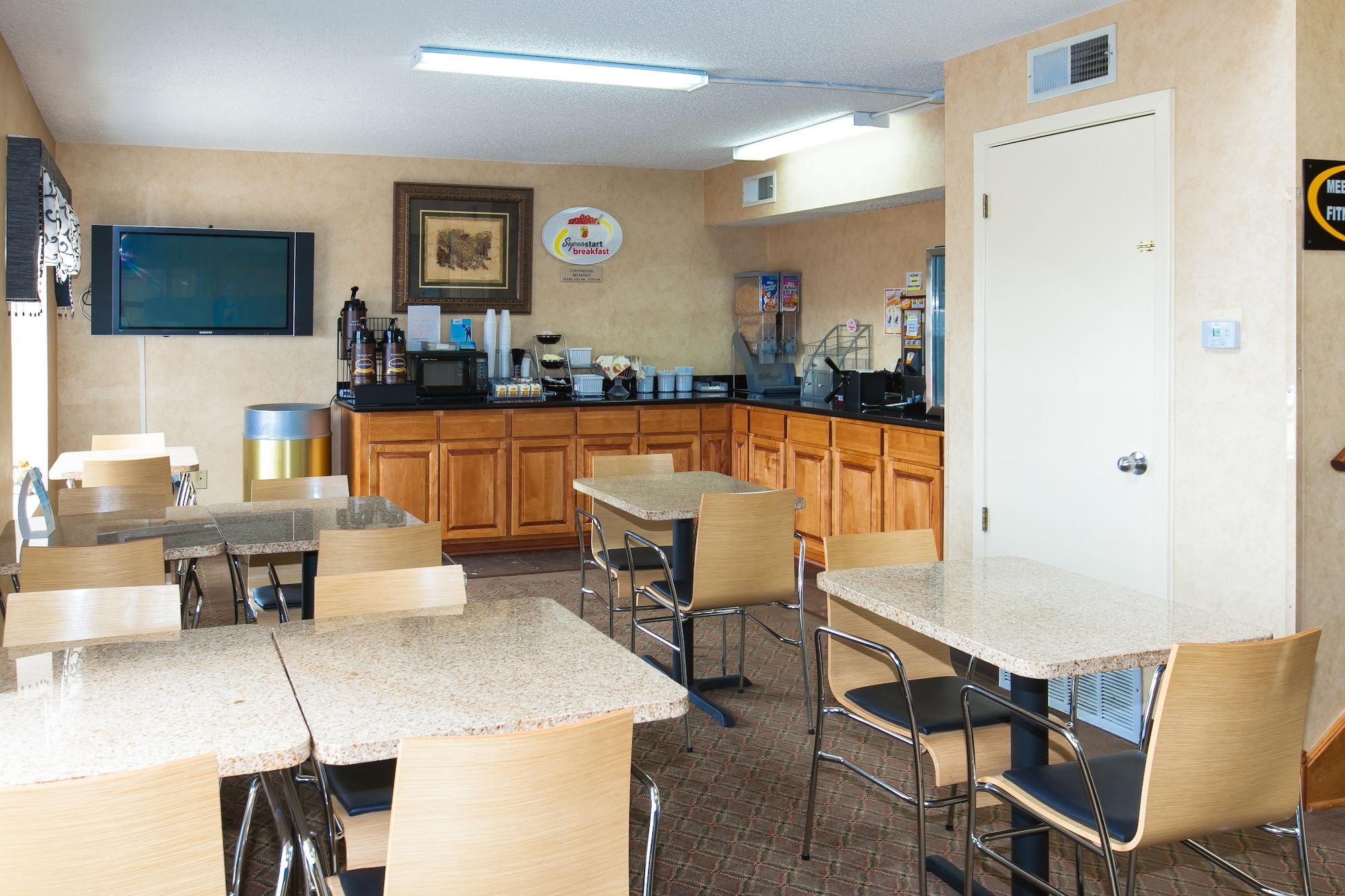 Bar/Salón Super 8 by Wyndham Jacksonville AR