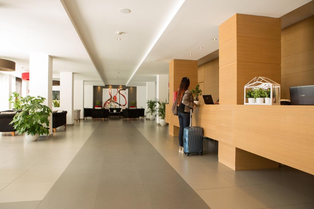 Vista Lobby Toscana Ambassador