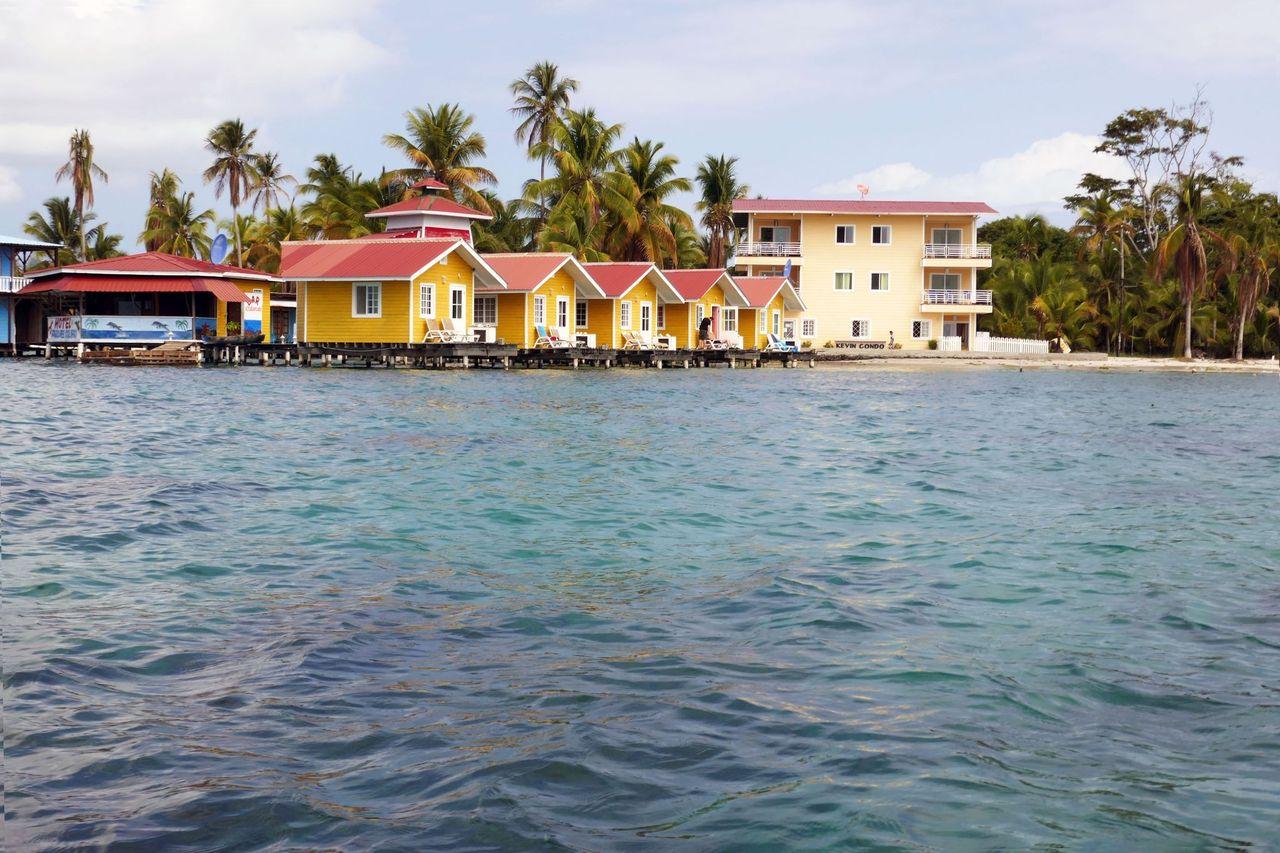 Vista al mar Faro Colibri