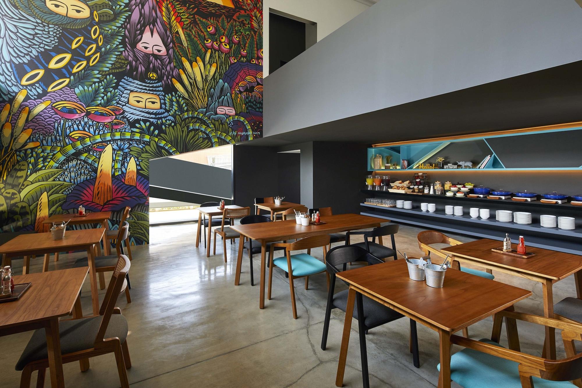 Restaurant ARTOTEL Gajahmada Semarang