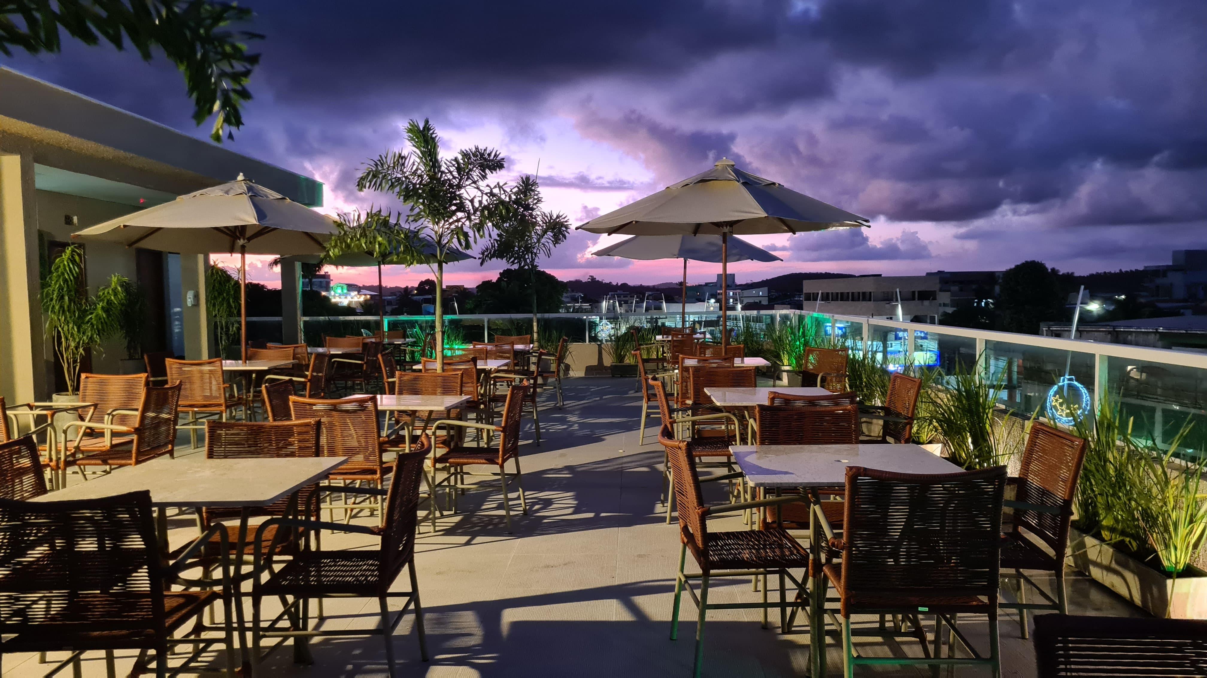 Bar/Salón Sunset by AFT