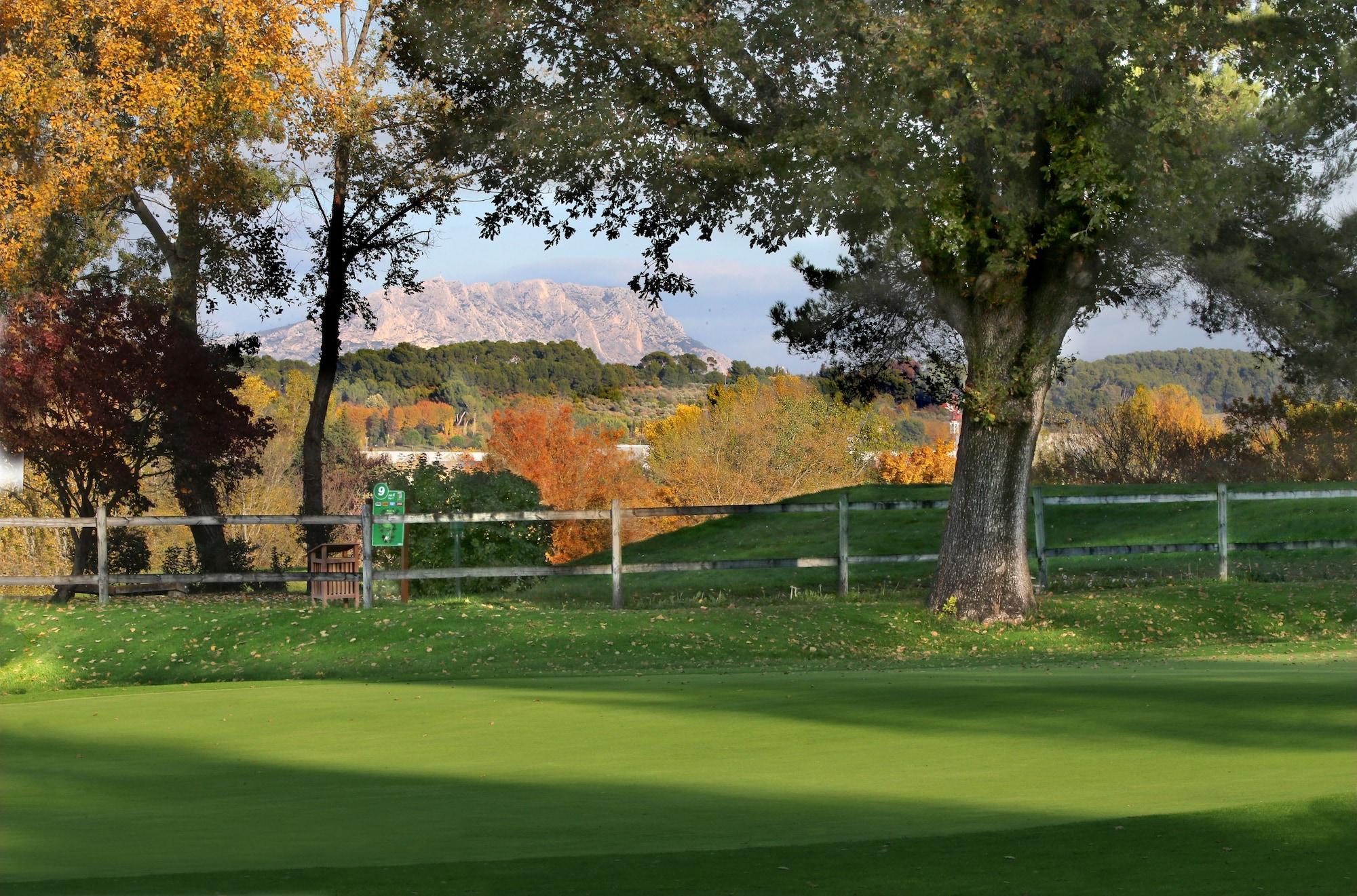 Campo de Golf Hôtel Birdy by HappyCulture