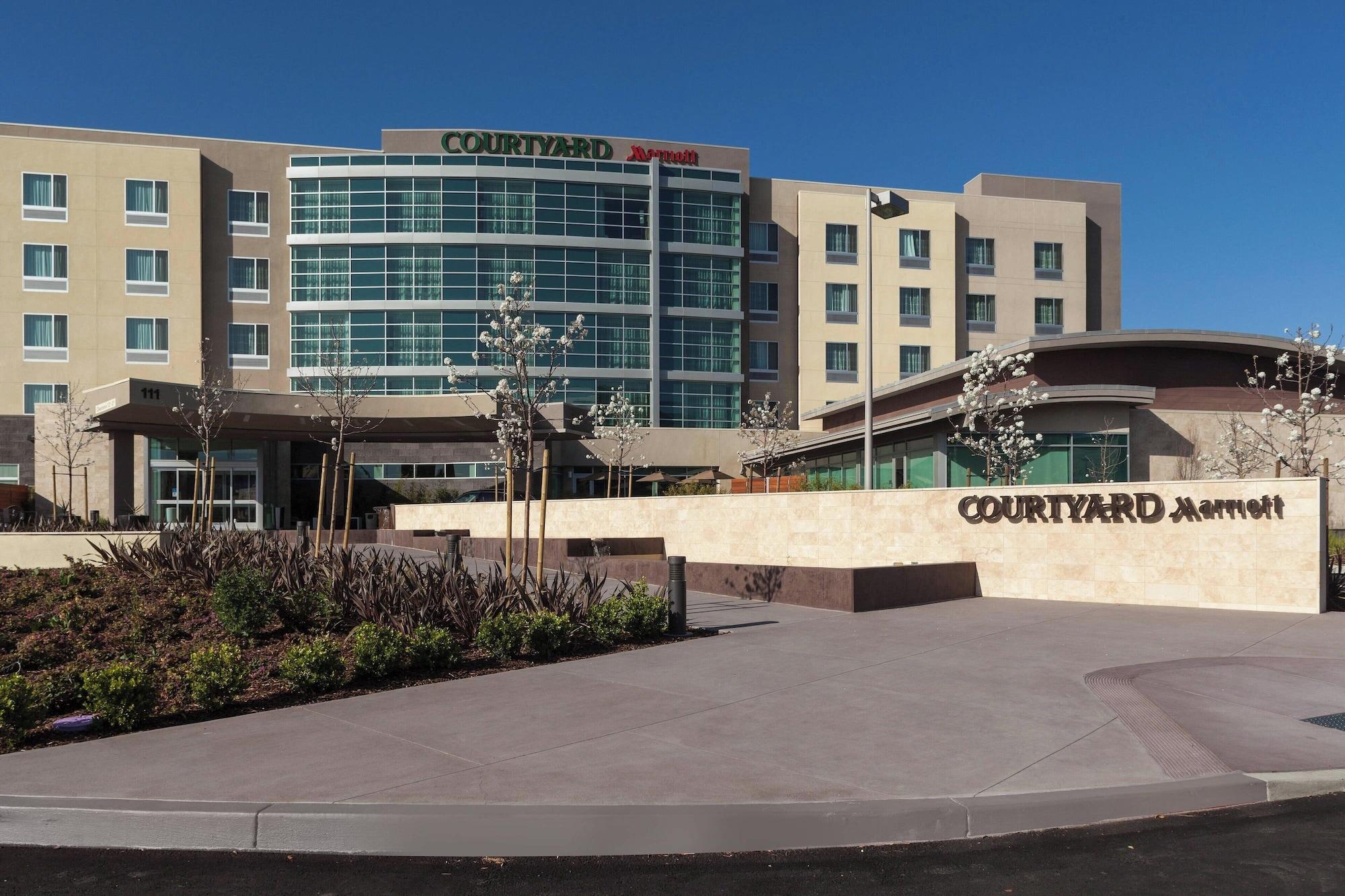 Vista Exterior Courtyard by Marriott San Jose North/Silicon Valley