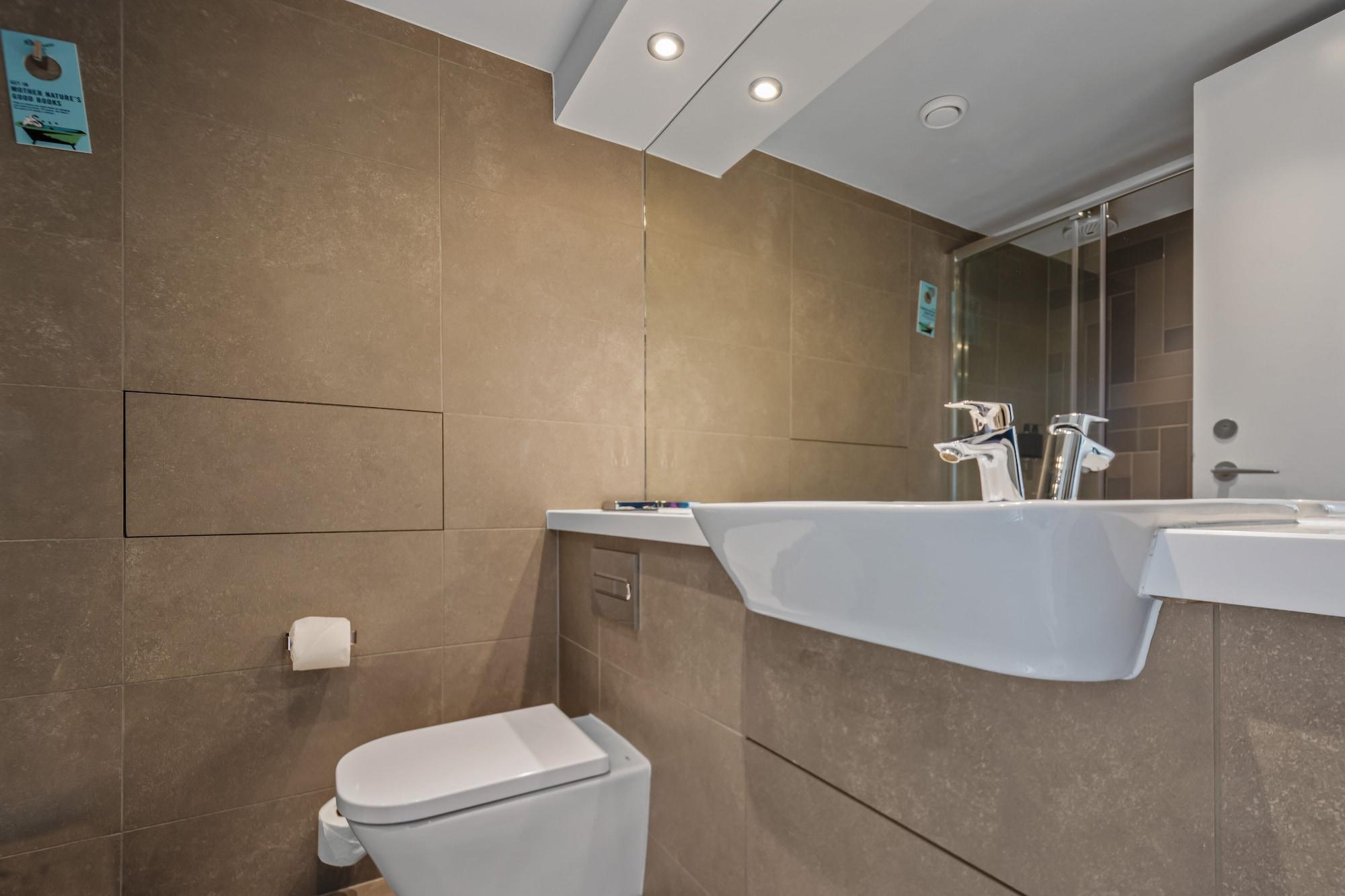 Baño Roomzzz Newcastle