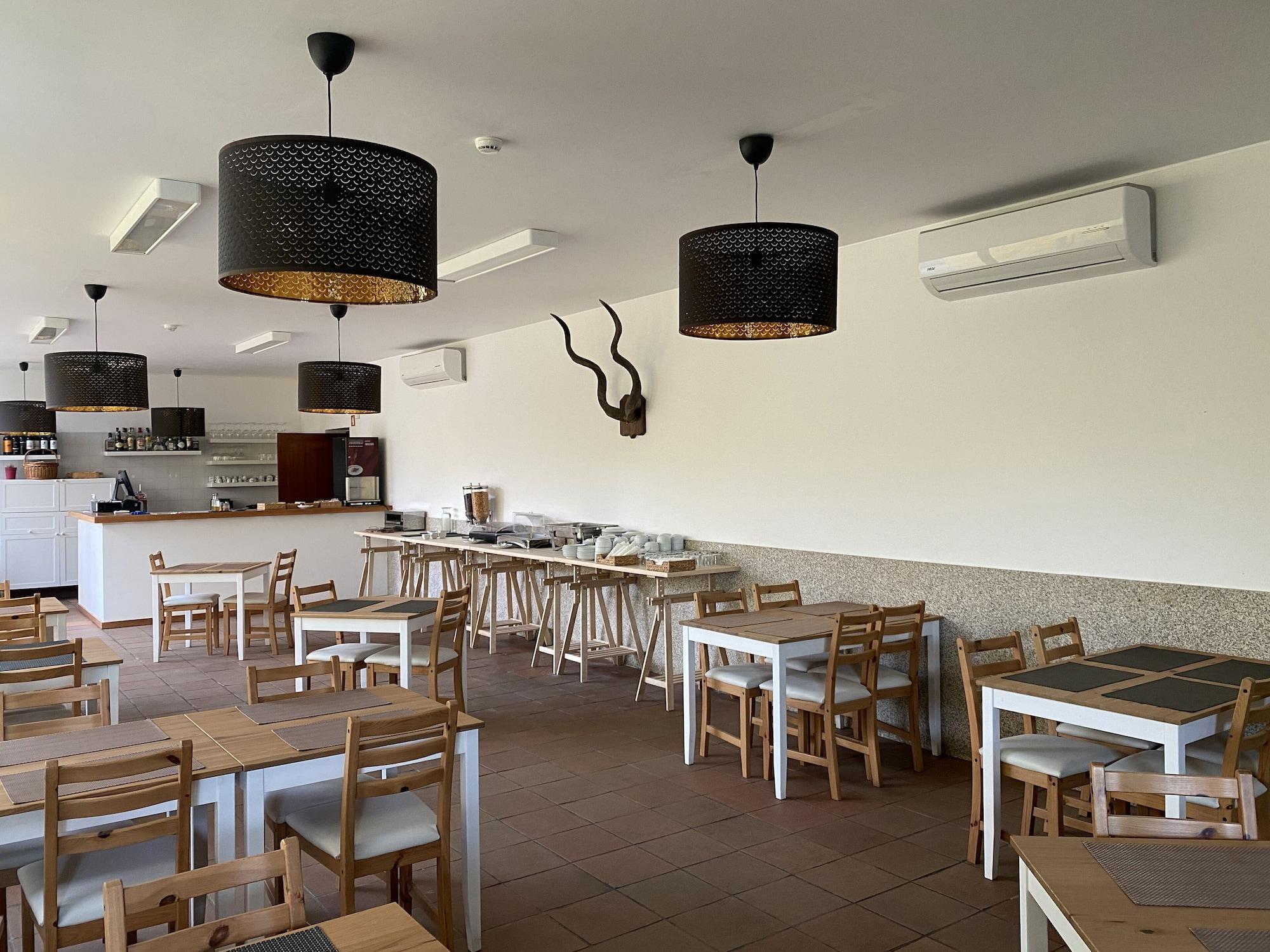 Bar/Salón Alamal River Club