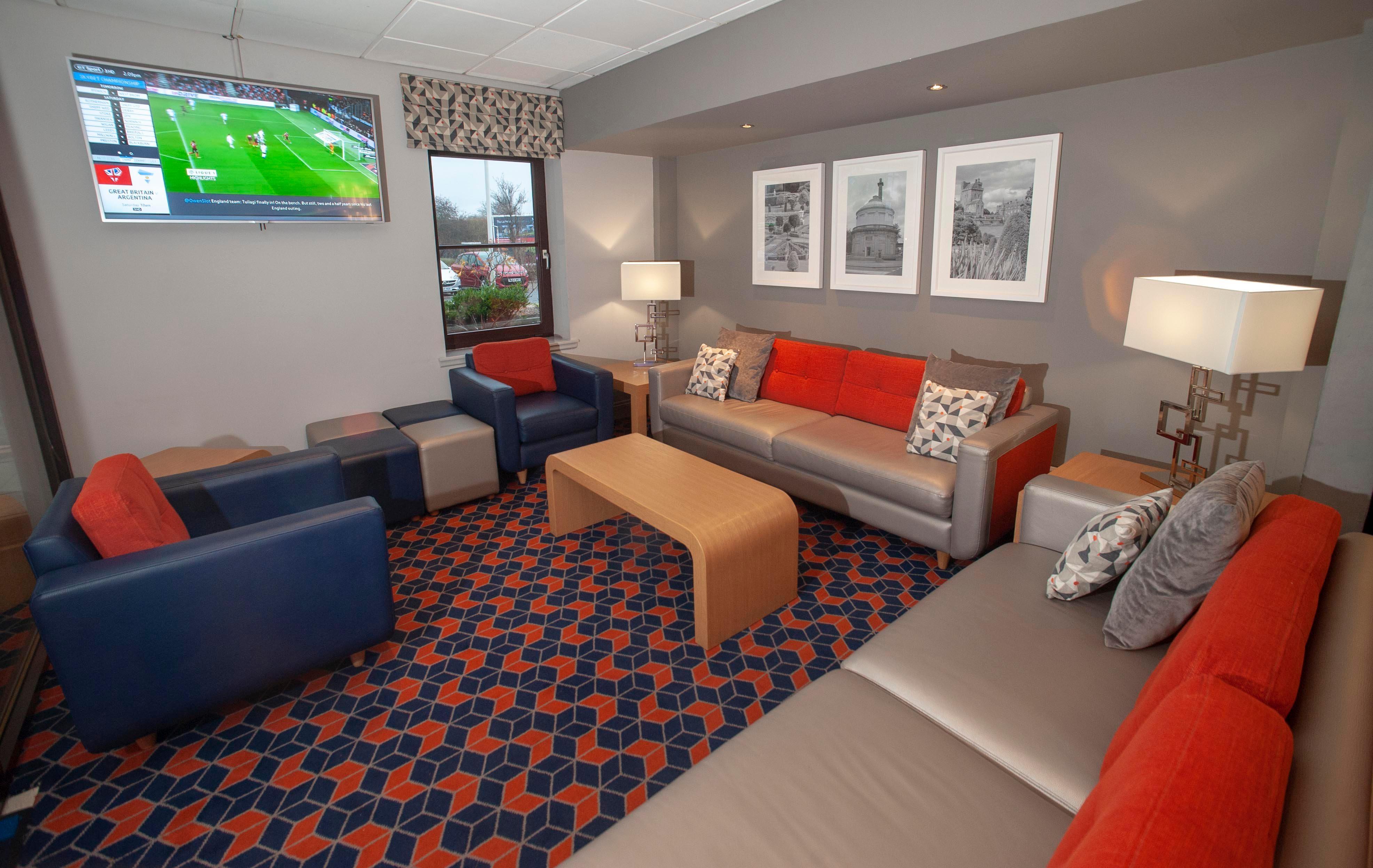 Vista Exterior Holiday Inn Express Perth by IHG