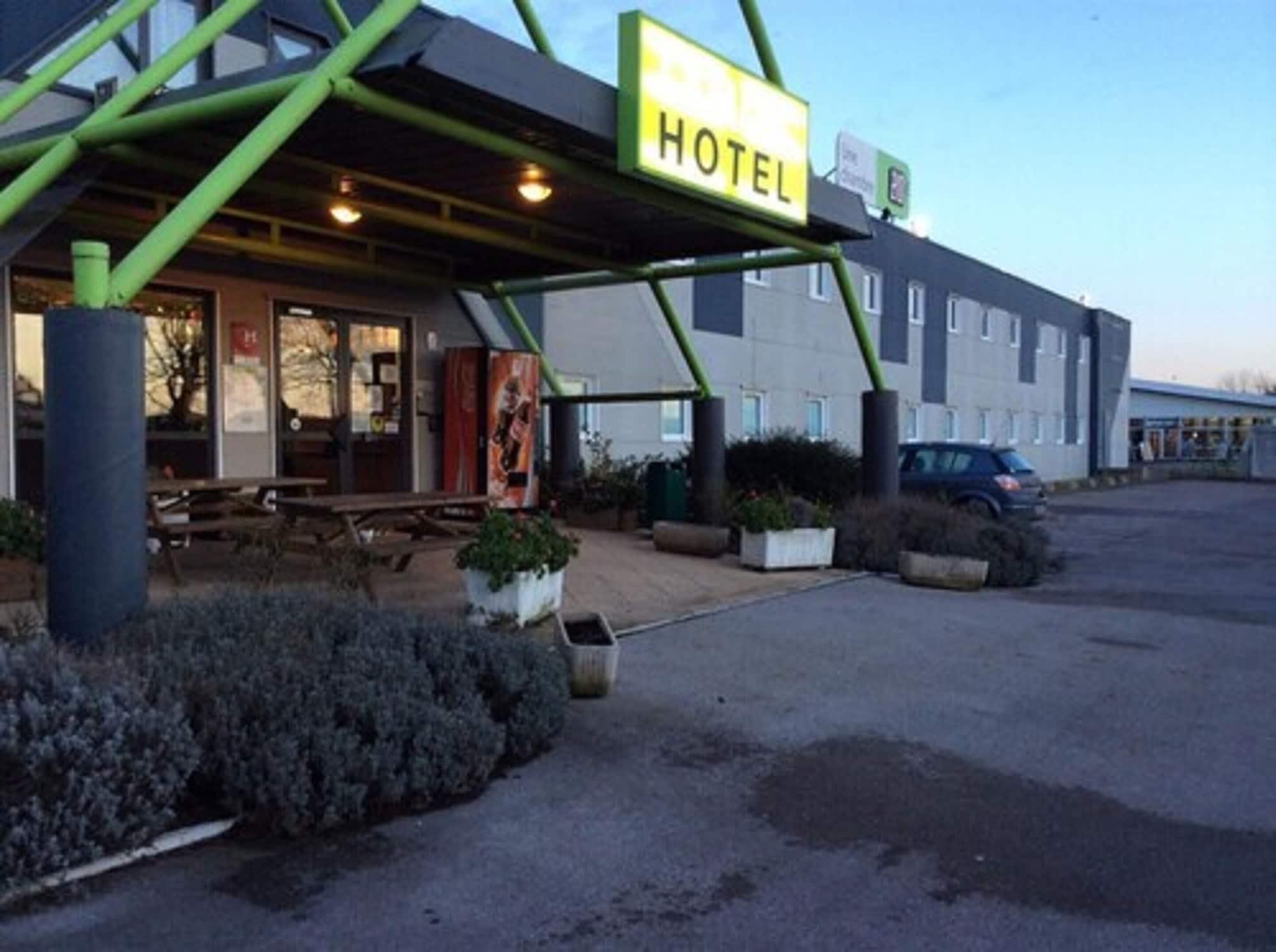 Vista Exterior Lemon Hotel Saint Omer
