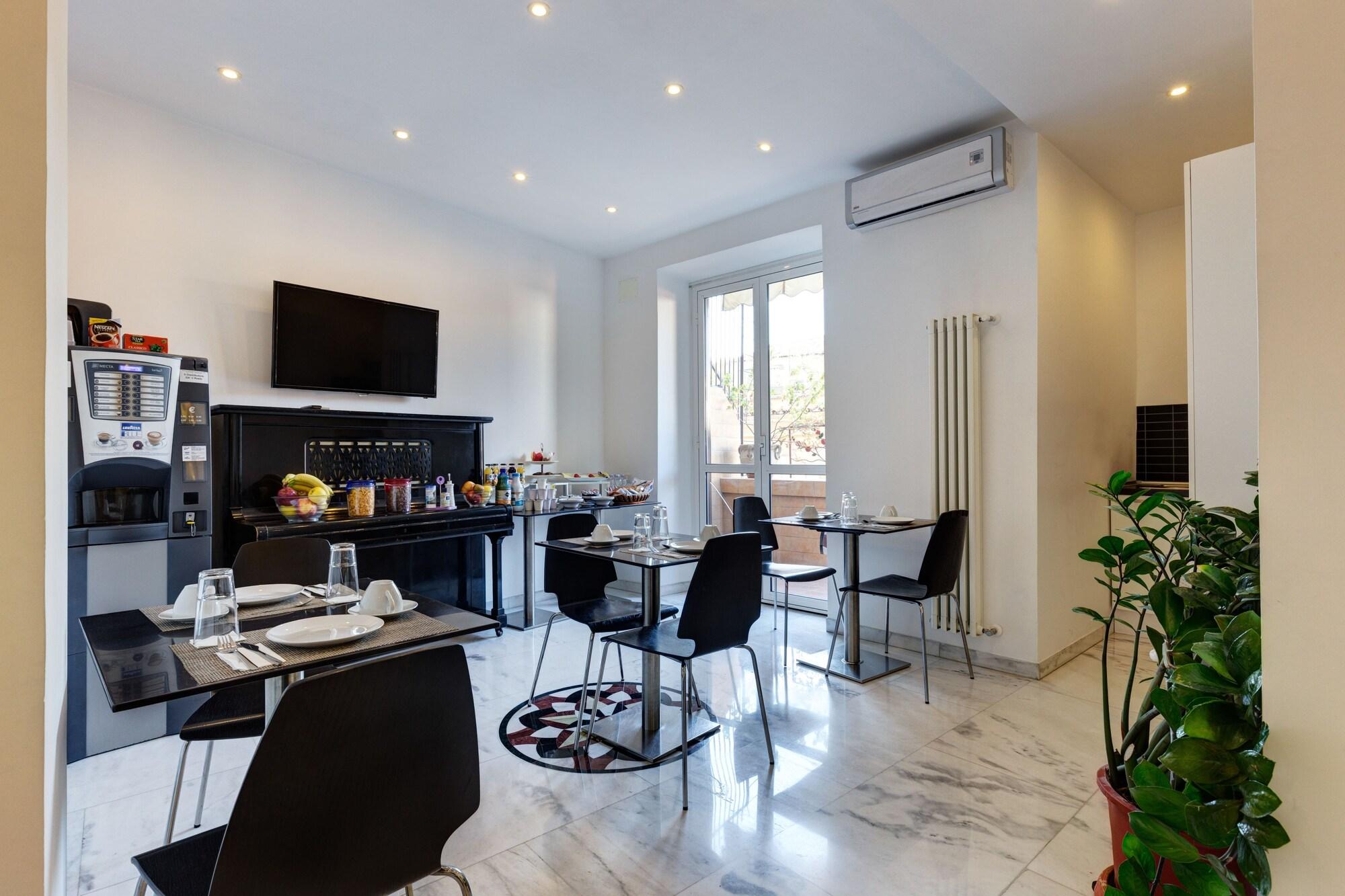 Restaurant Little Rhome Suites