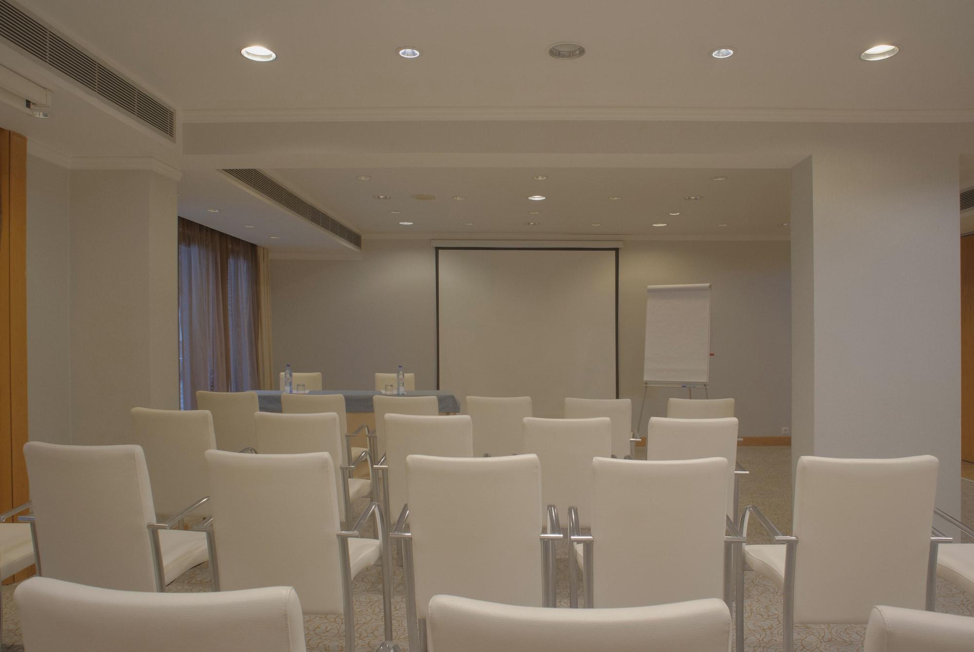 Sala de Reuniones SANA Reno Hotel