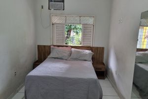 Alquiler Vacacional - Tree-lined beach house with large pool - 70m from the beach