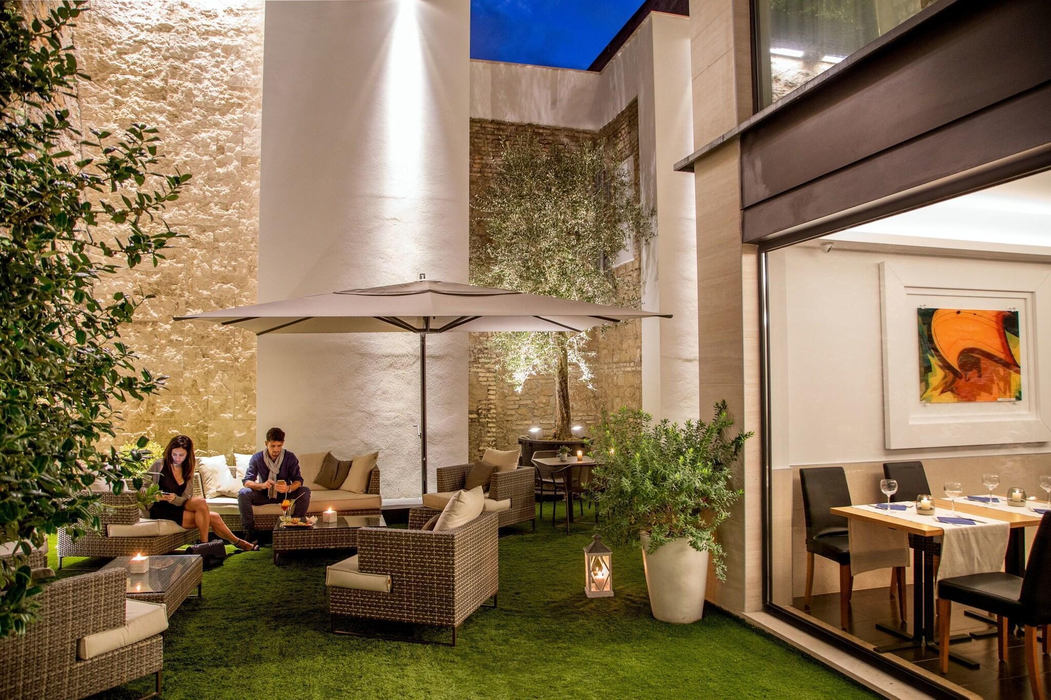 Vista Exterior The Spring House Hotel Rome Vatican, Tapestry Collection Hilton
