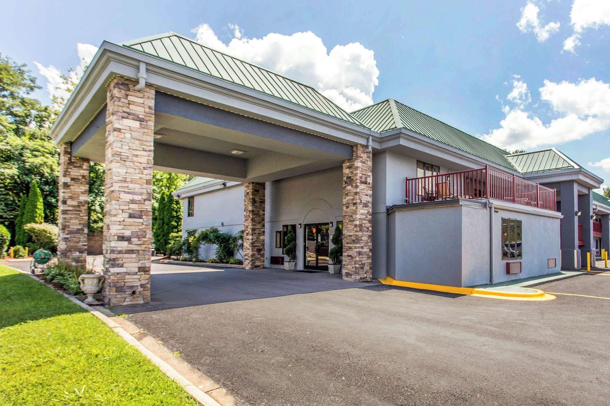 Vista Exterior Quality Inn Black Mountain-Asheville East