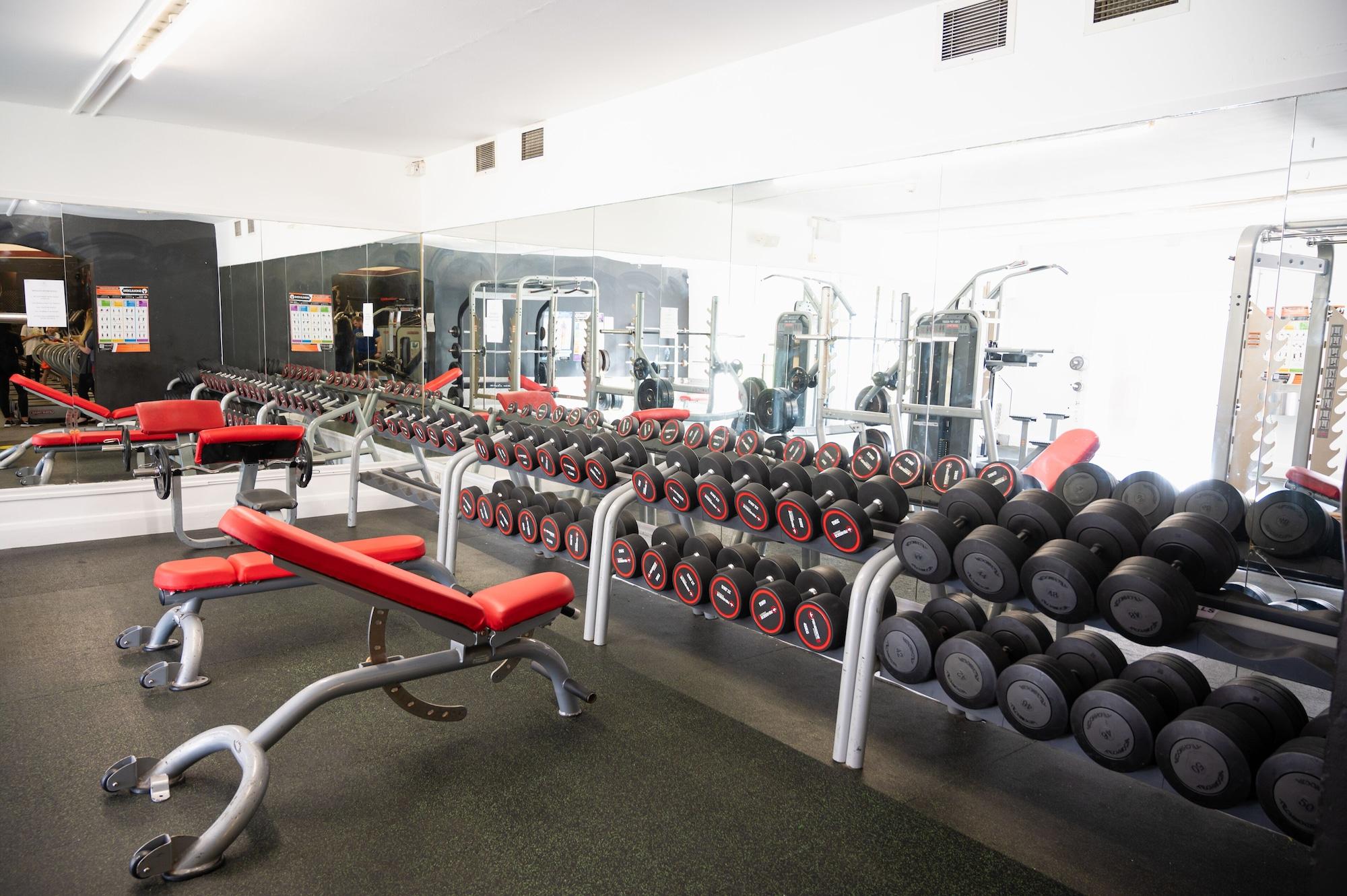 Gimnasio Miskin Manor Hotel And Health Club