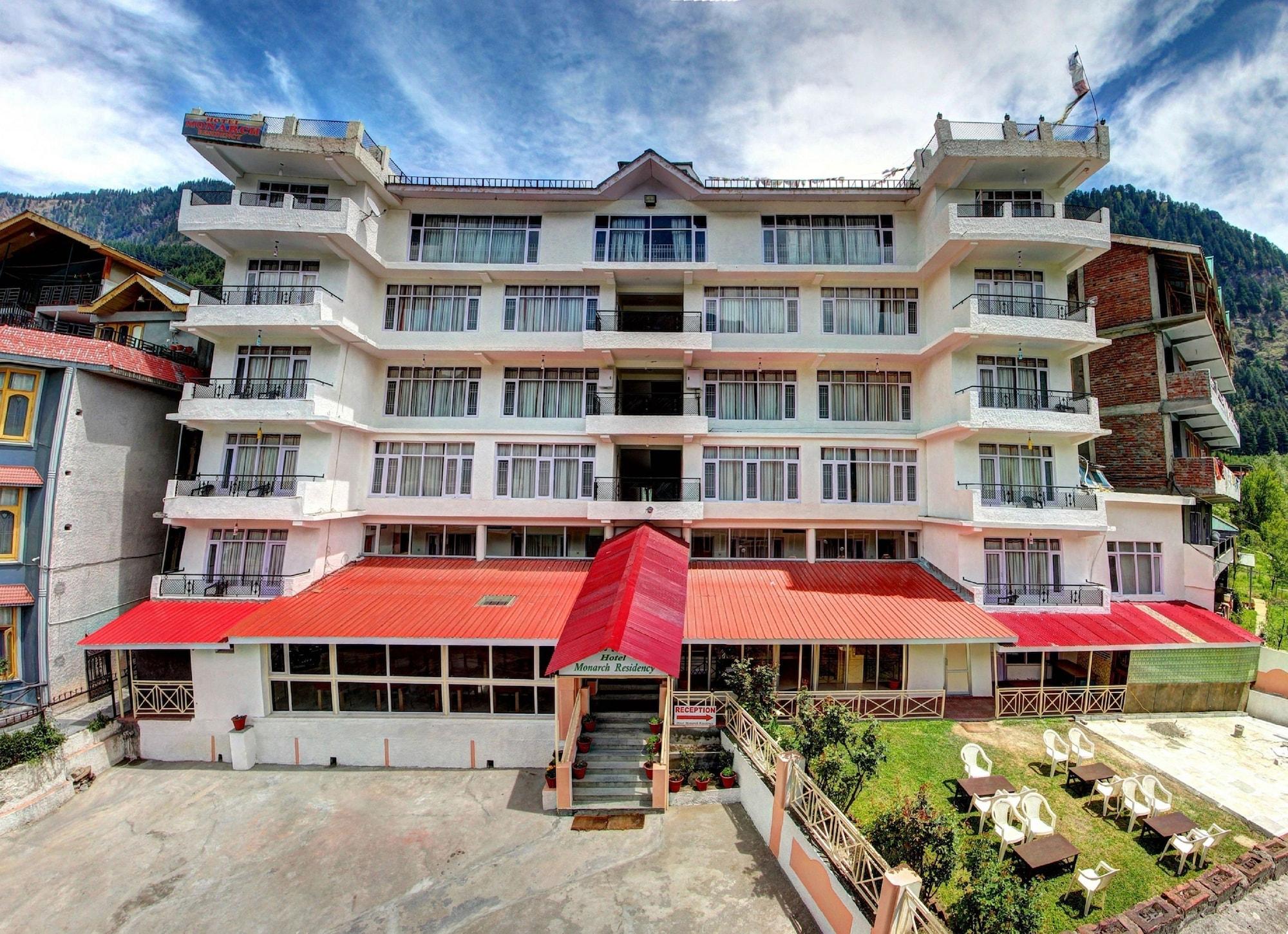 Vista Exterior Hotel Monarch Residency