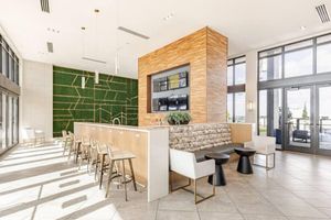 Alojamiento - Weekend Luxury 2BR w/ Rooftop Pool, Jacuzzi, Game Lounge, Gym + Coffee Bar