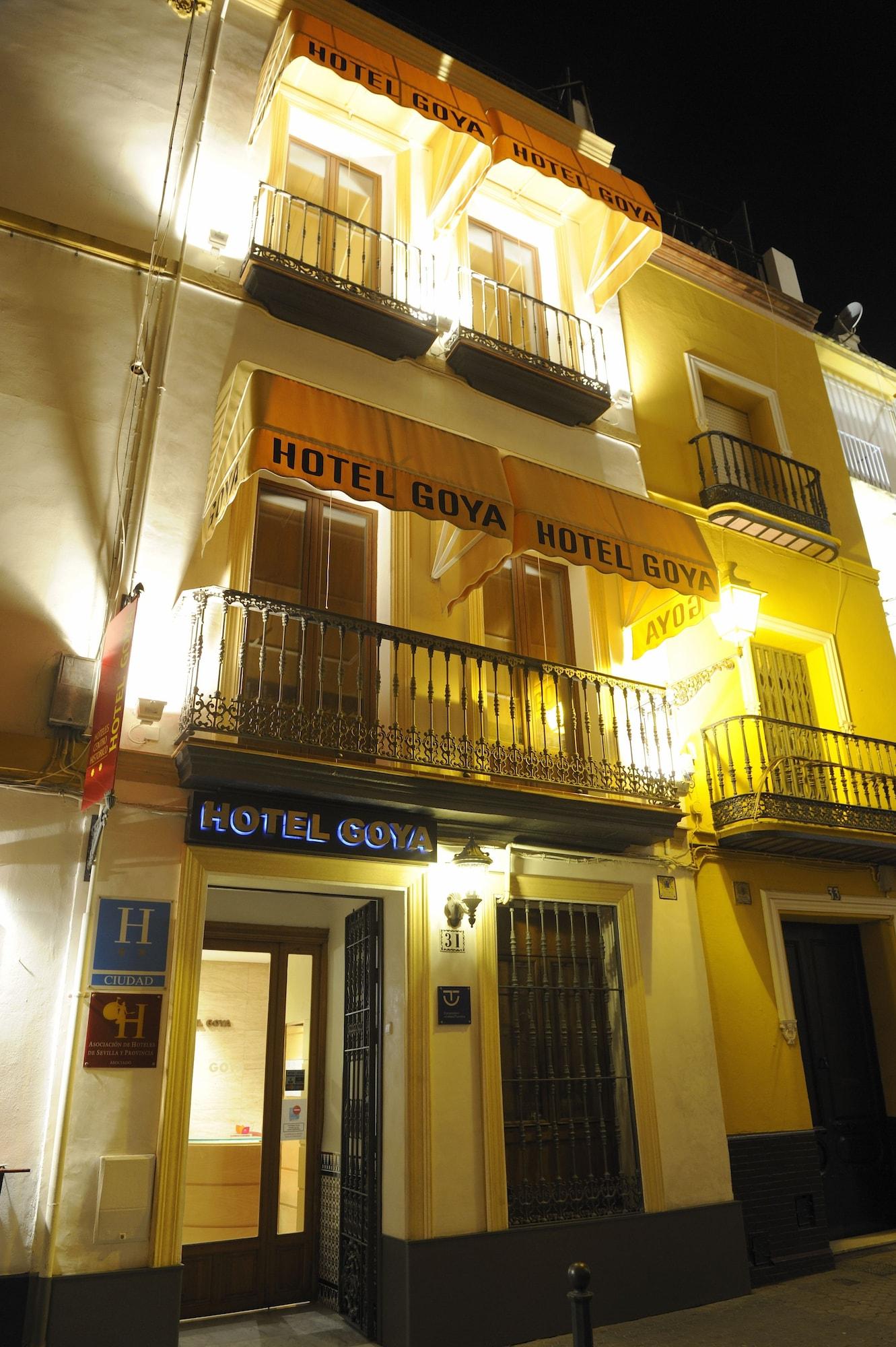 Vista Exterior Hotel Goya