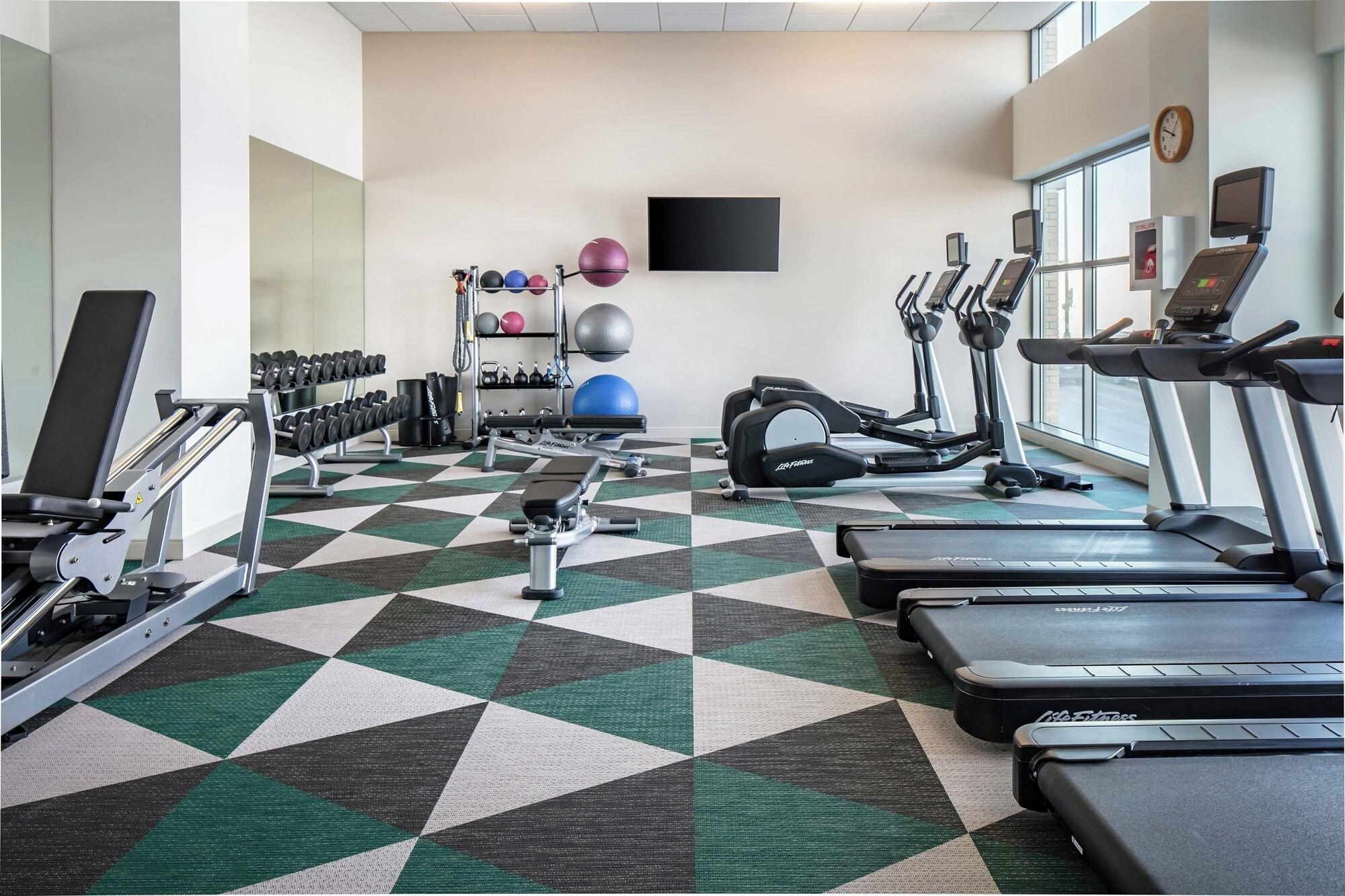Gimnasio Element Omaha Midtown Crossing
