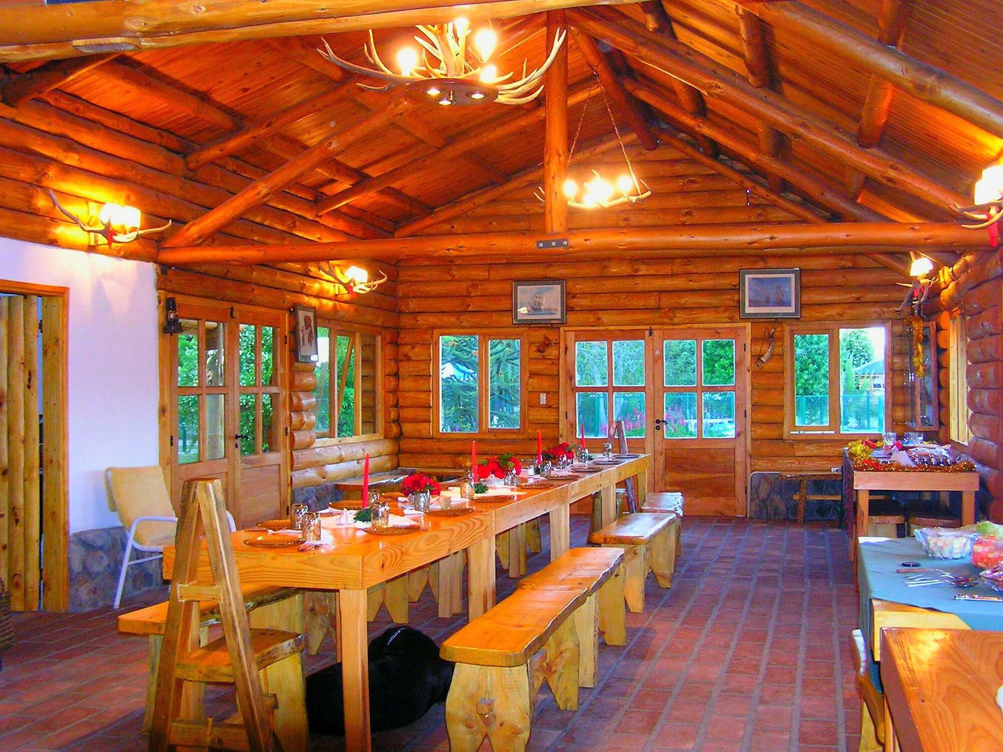 Salón de Baile Rio Dorado Lodge