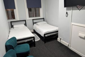 Alojamiento - Piccadilly Central Hotel