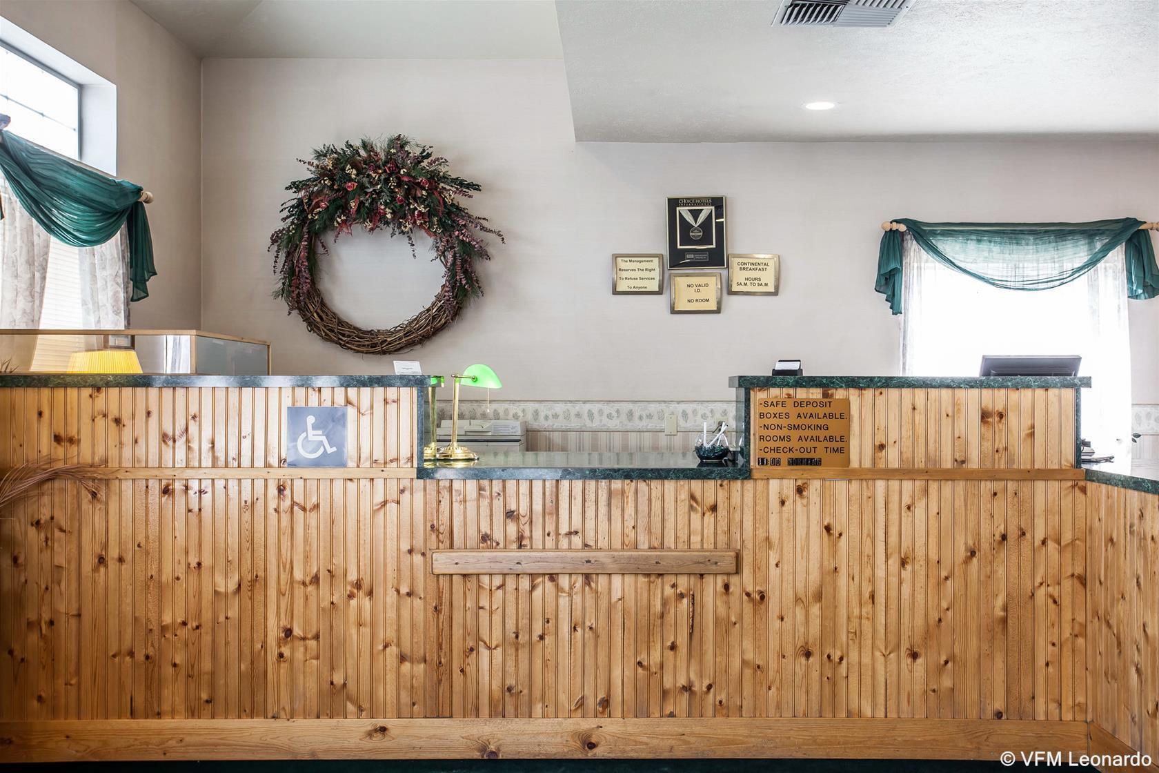 Vista Lobby Rodeway Inn & Suites Spokane Valley