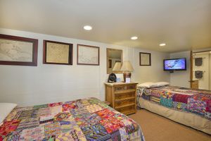 Alquiler Vacacional - Large Remodeled Home in Historic District, HOT TUB, 10 minute walk to Plaza!