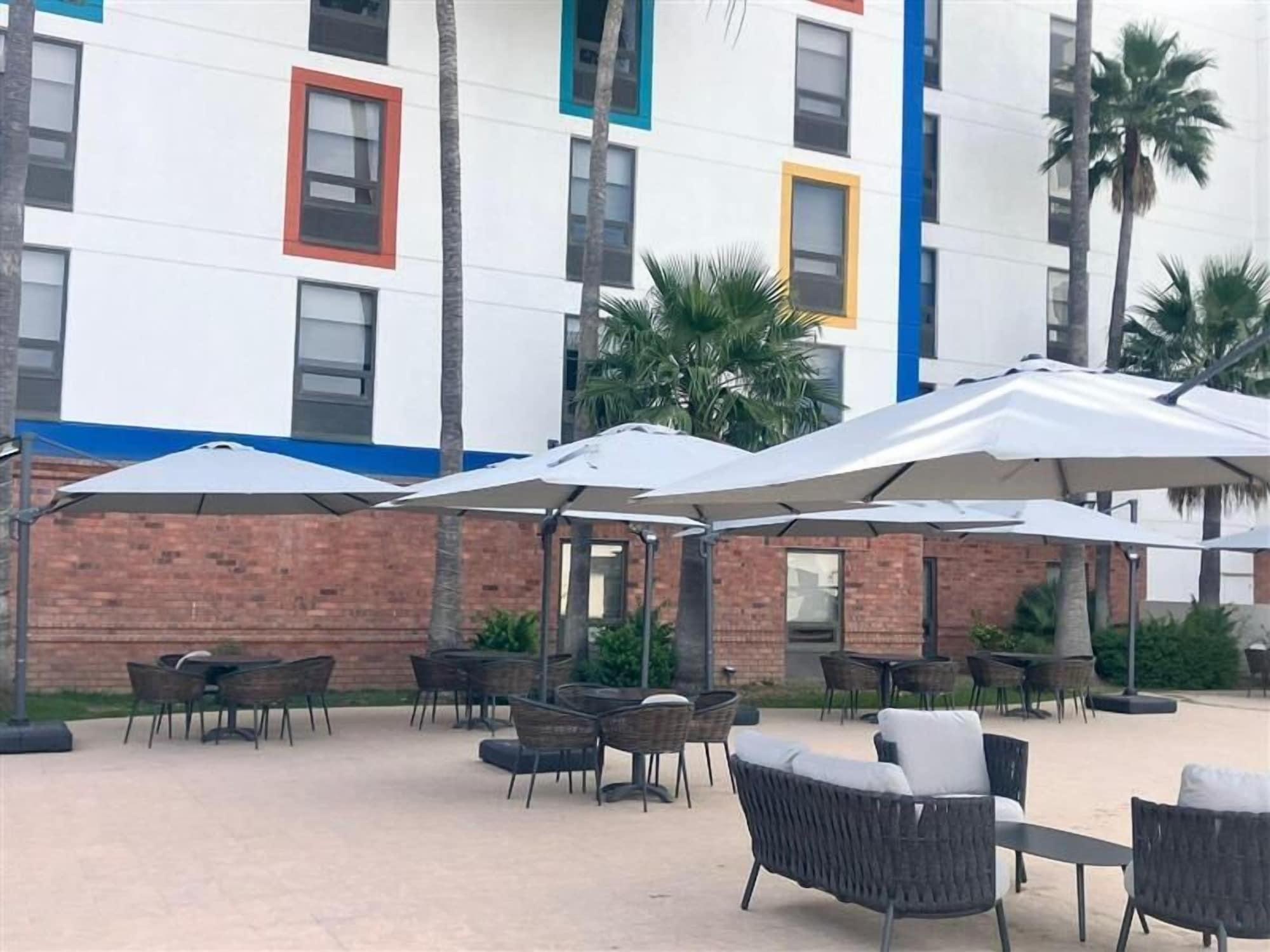 Vista Exterior Hampton by Hilton Saltillo