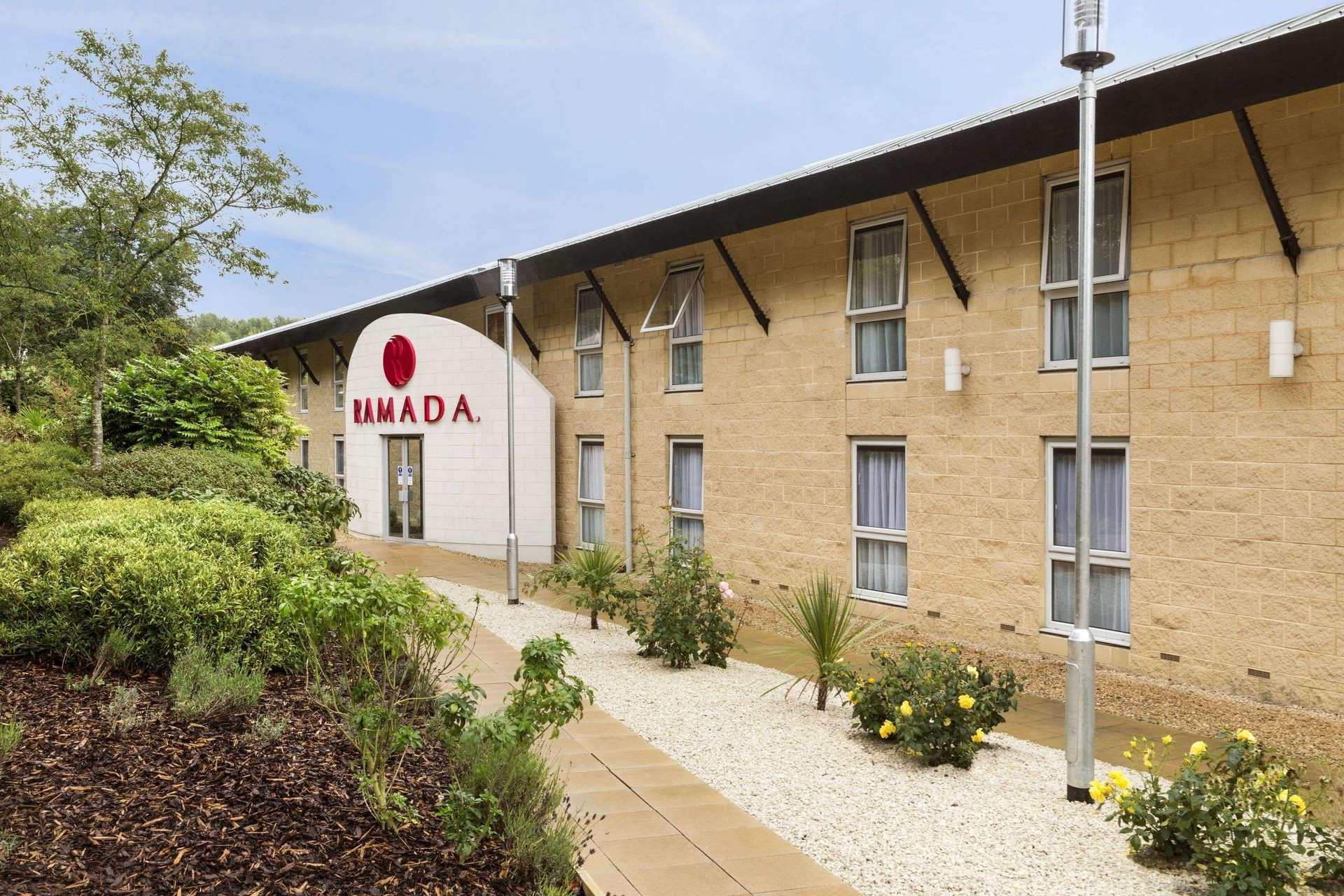 Vista Exterior Ramada by Wyndham Oxford