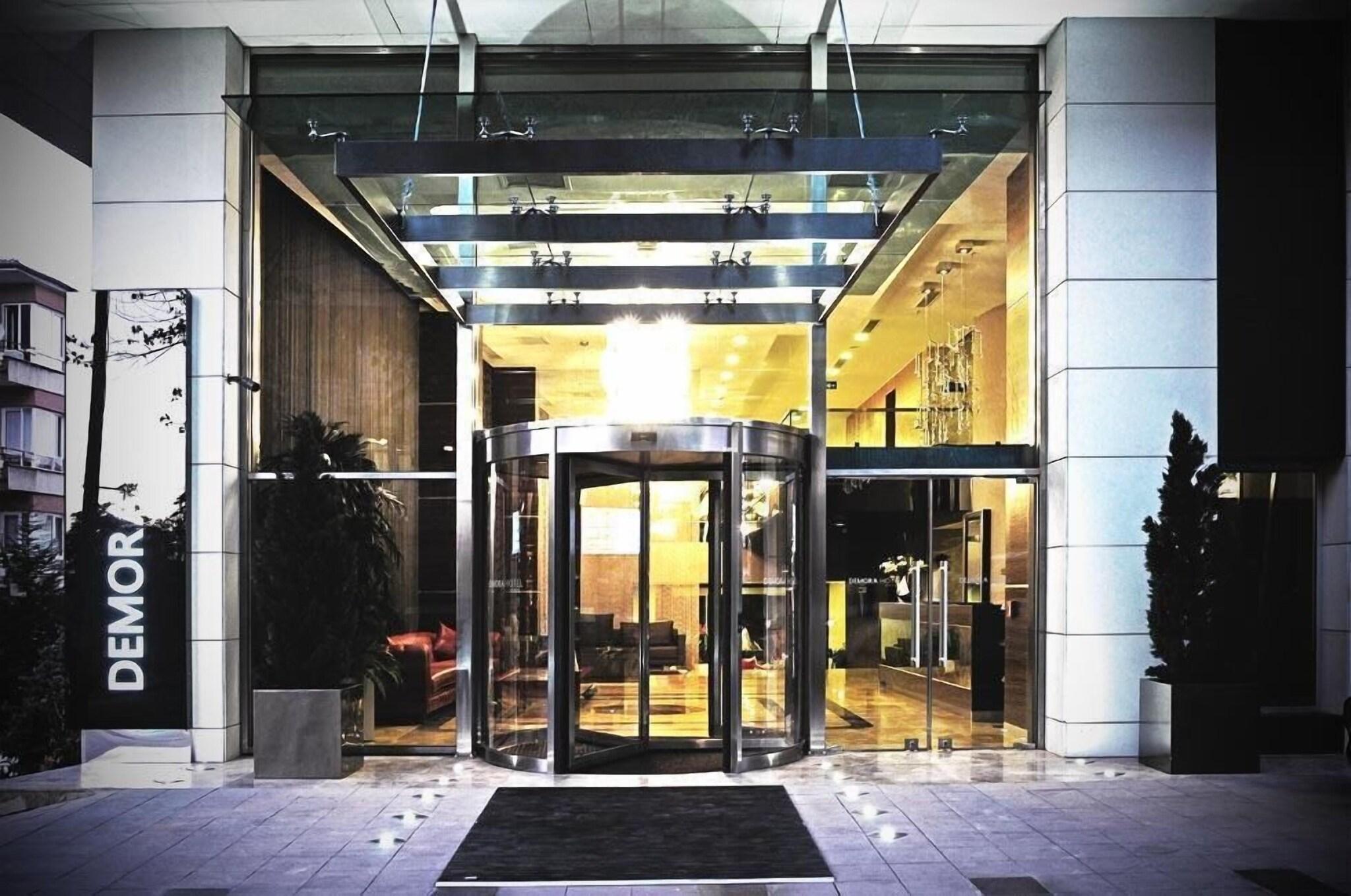Vista Exterior Demora Hotel