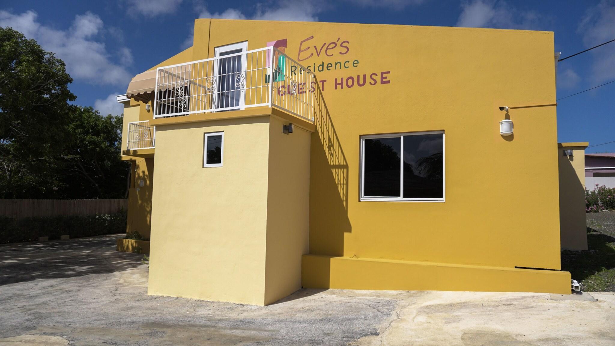 Vista Exterior Eve's Residence