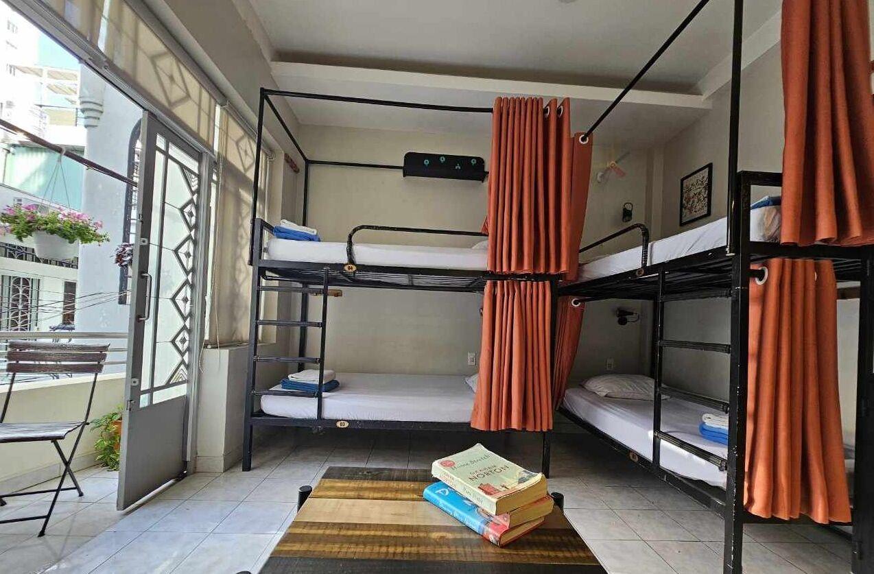 Varios Long Hostel