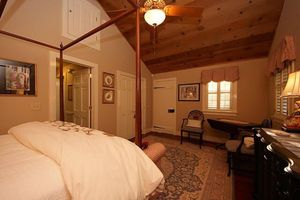 Alquiler Vacacional - Restored servants' quarters for 1812 house in heart of Historic District