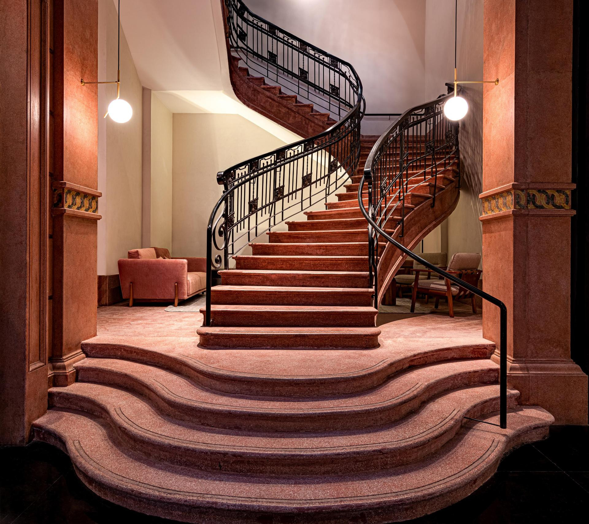 Vista Lobby Umbral, a Curio Collection by Hilton