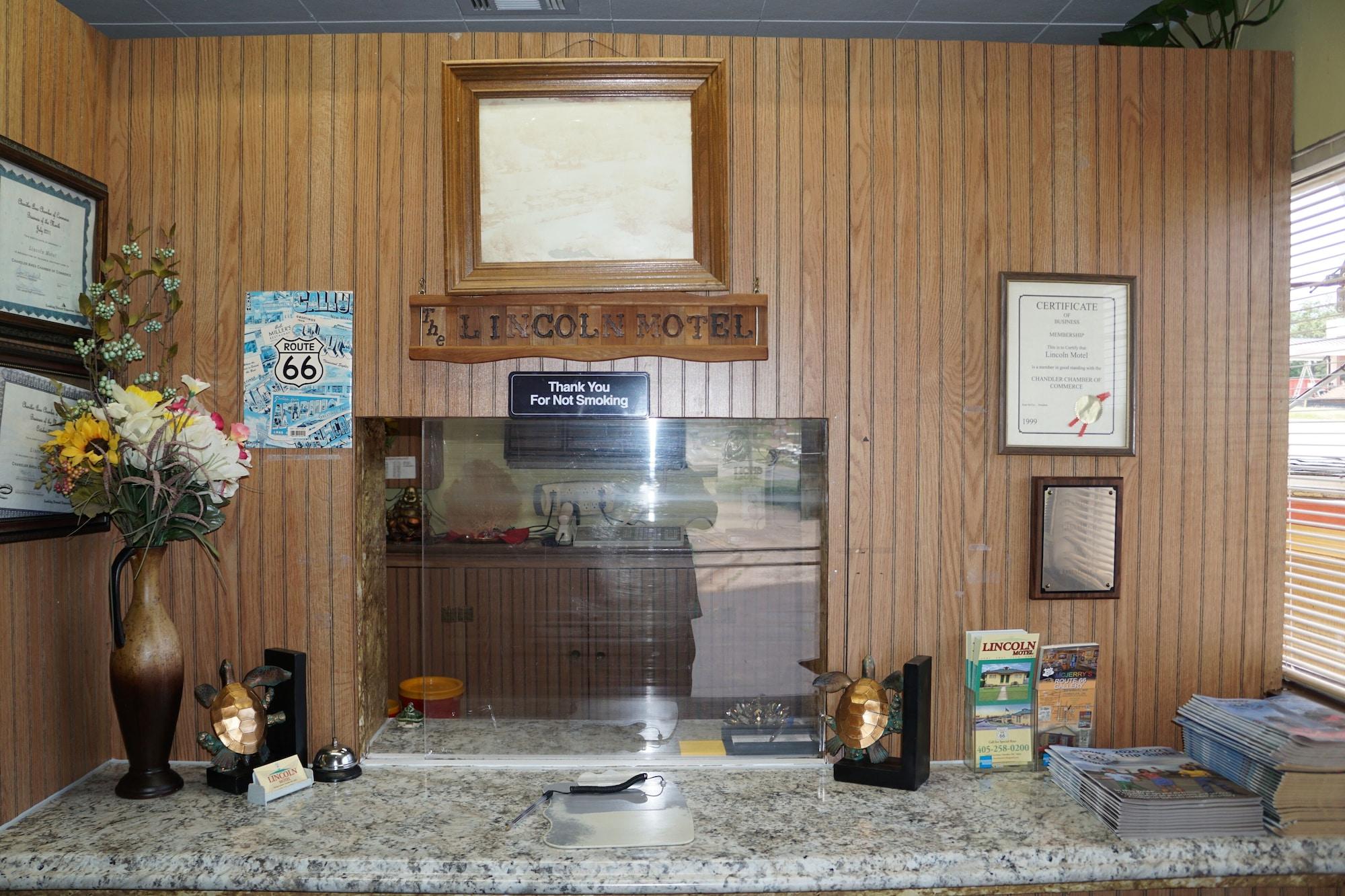 Vista Lobby Lincoln Motel