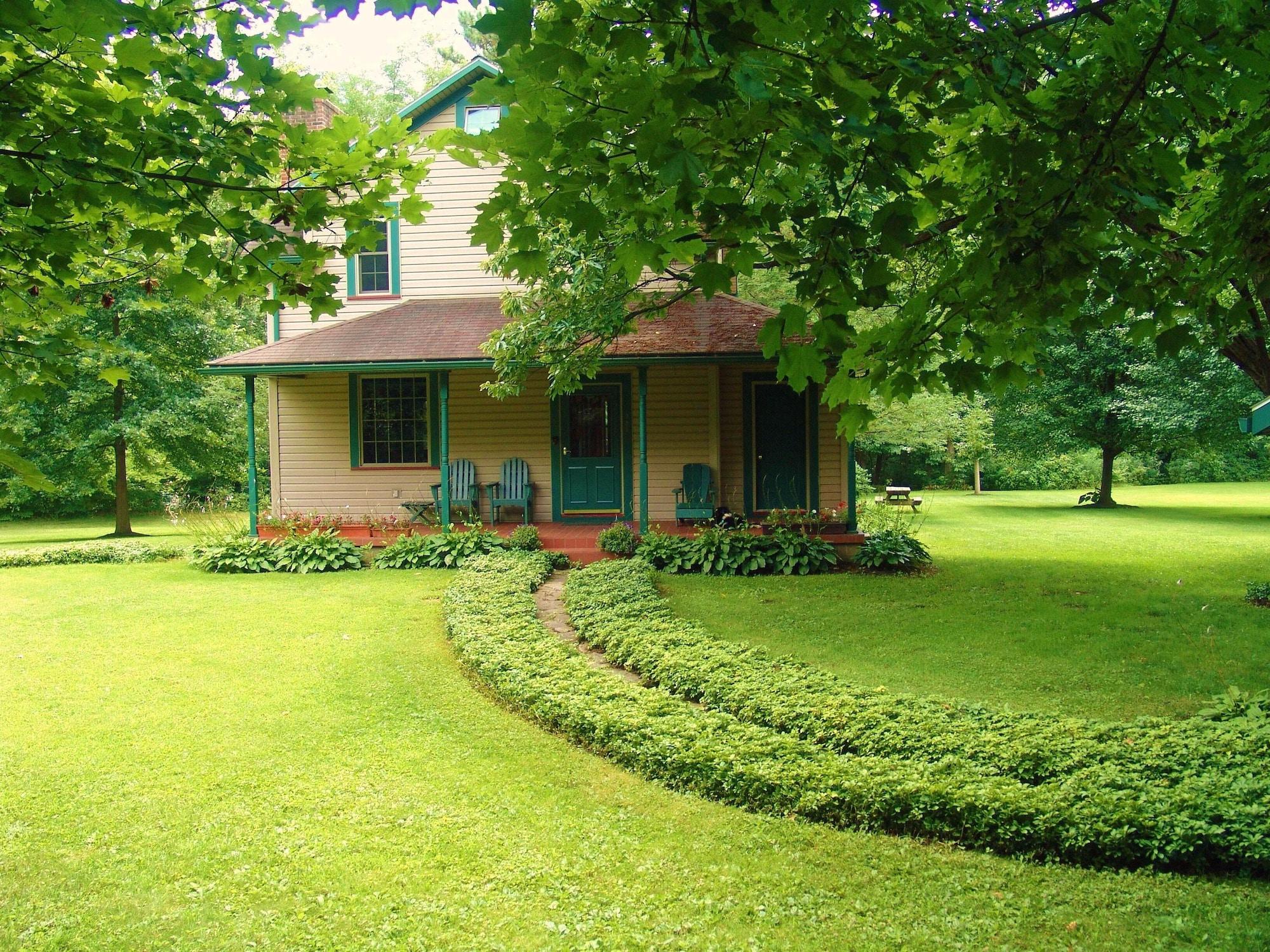 Vista Exterior Paddler's Lane Retreat