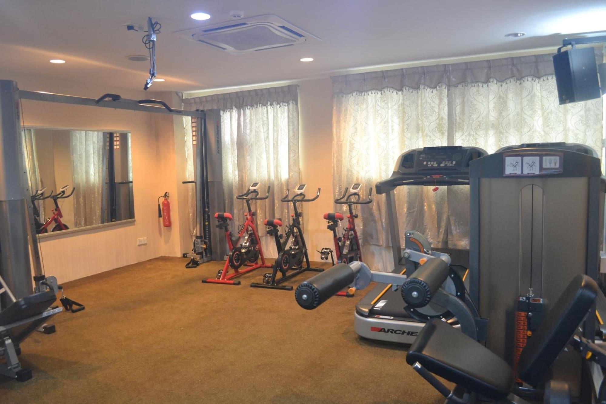 Gimnasio Hotel Darul Makmur