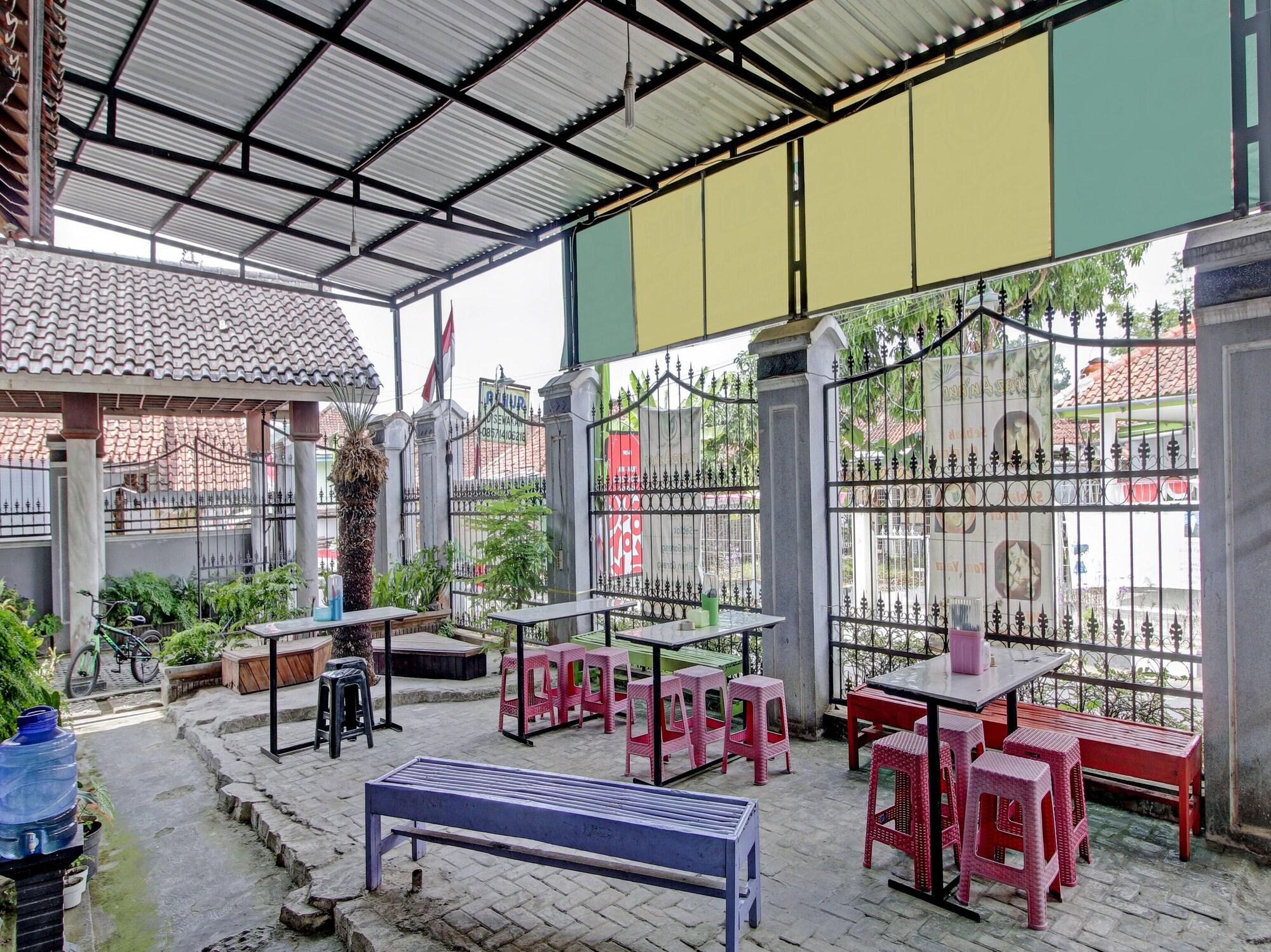 Restaurant OYO 90543 An-nur Guest House Syariah