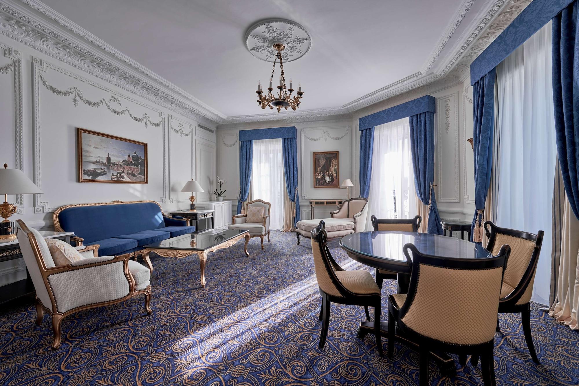 Habitación Hôtel du Palais Biarritz, in The Unbound Collection by Hyatt