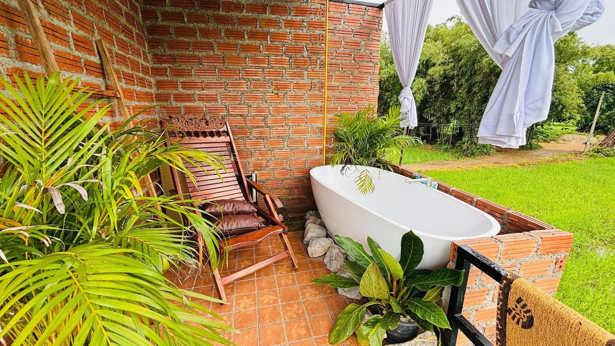 Comodidades del Alojamiento Deetorjai FarmStay Nan
