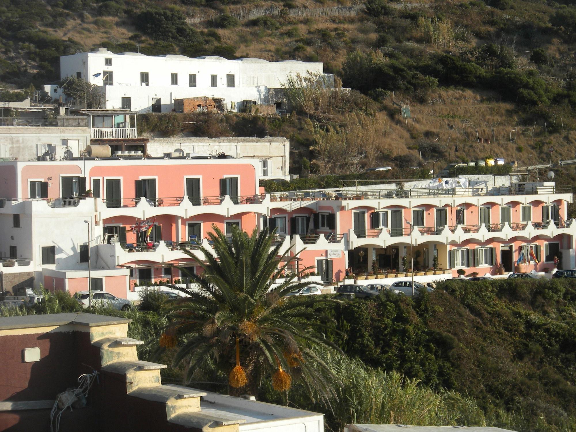 Vista Exterior Hotel Ortensia