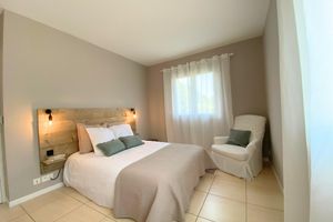 Alquiler Vacacional - Les hauts de la pinède air-conditioned villa Swimming pool, jacuzzi & boules court.