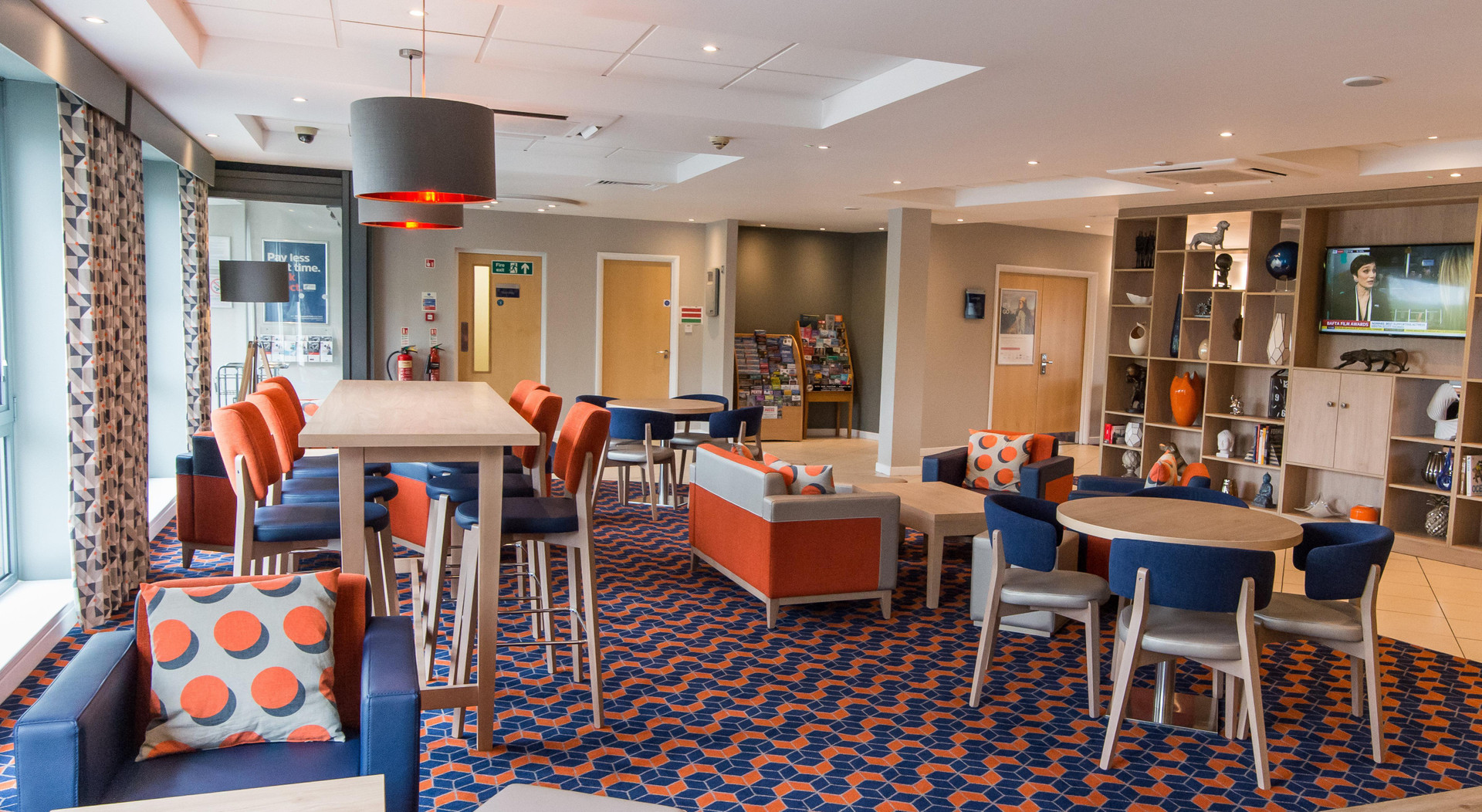 Bar/Salón Holiday Inn Express Dunfermline by IHG