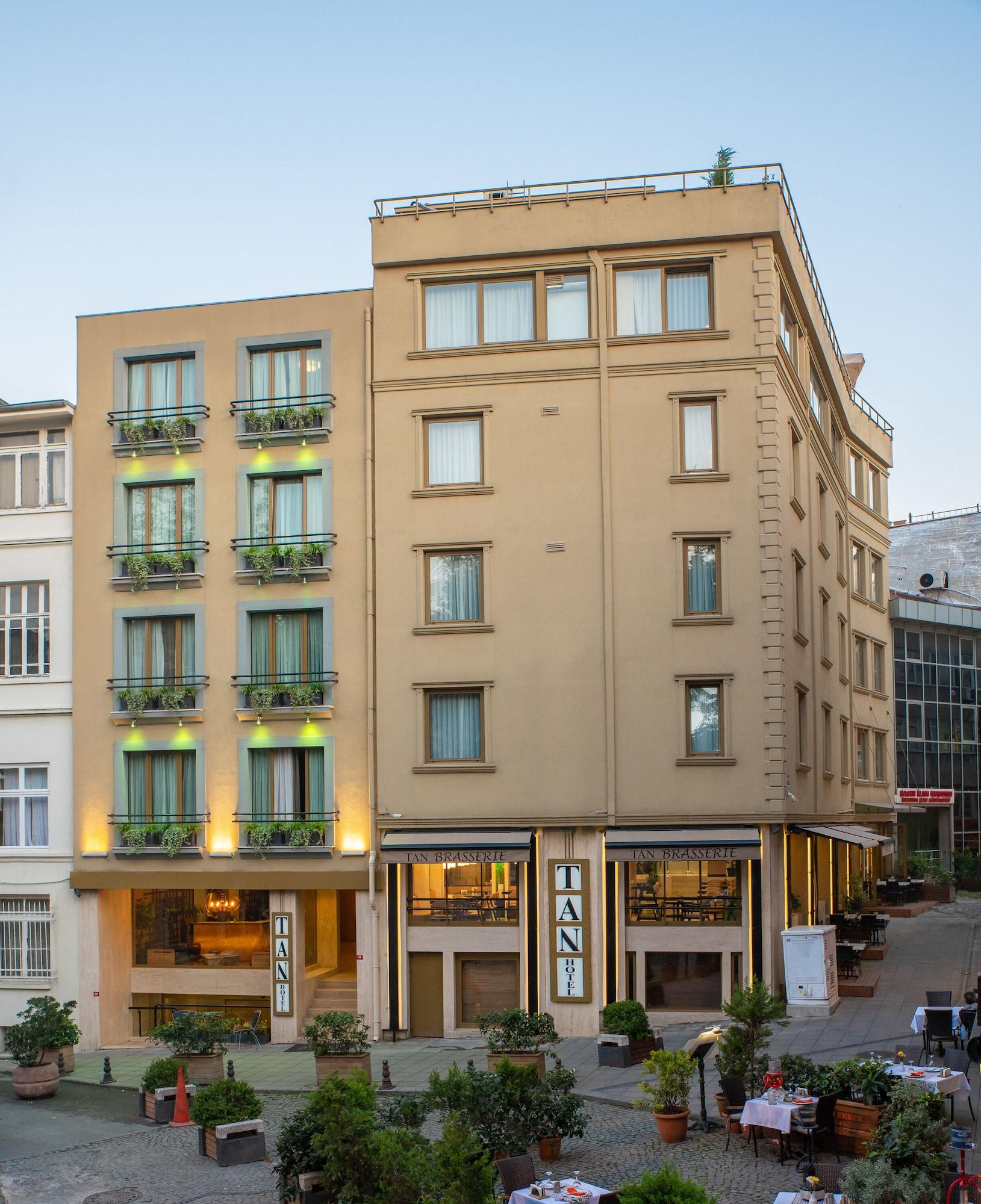 Vista Exterior Tan Hotel - Special Class