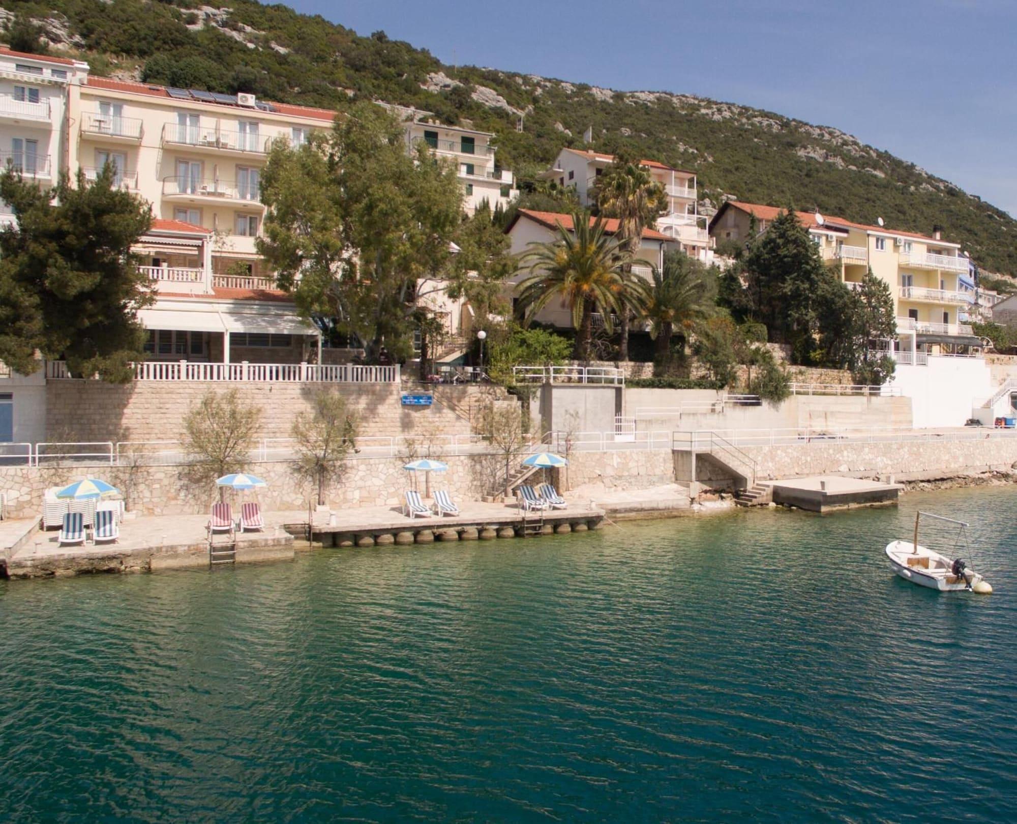 Vista Piscina Villa Nova