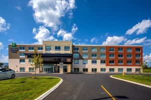 Alojamiento - Holiday Inn Express and Suites Milroy - Reedsville